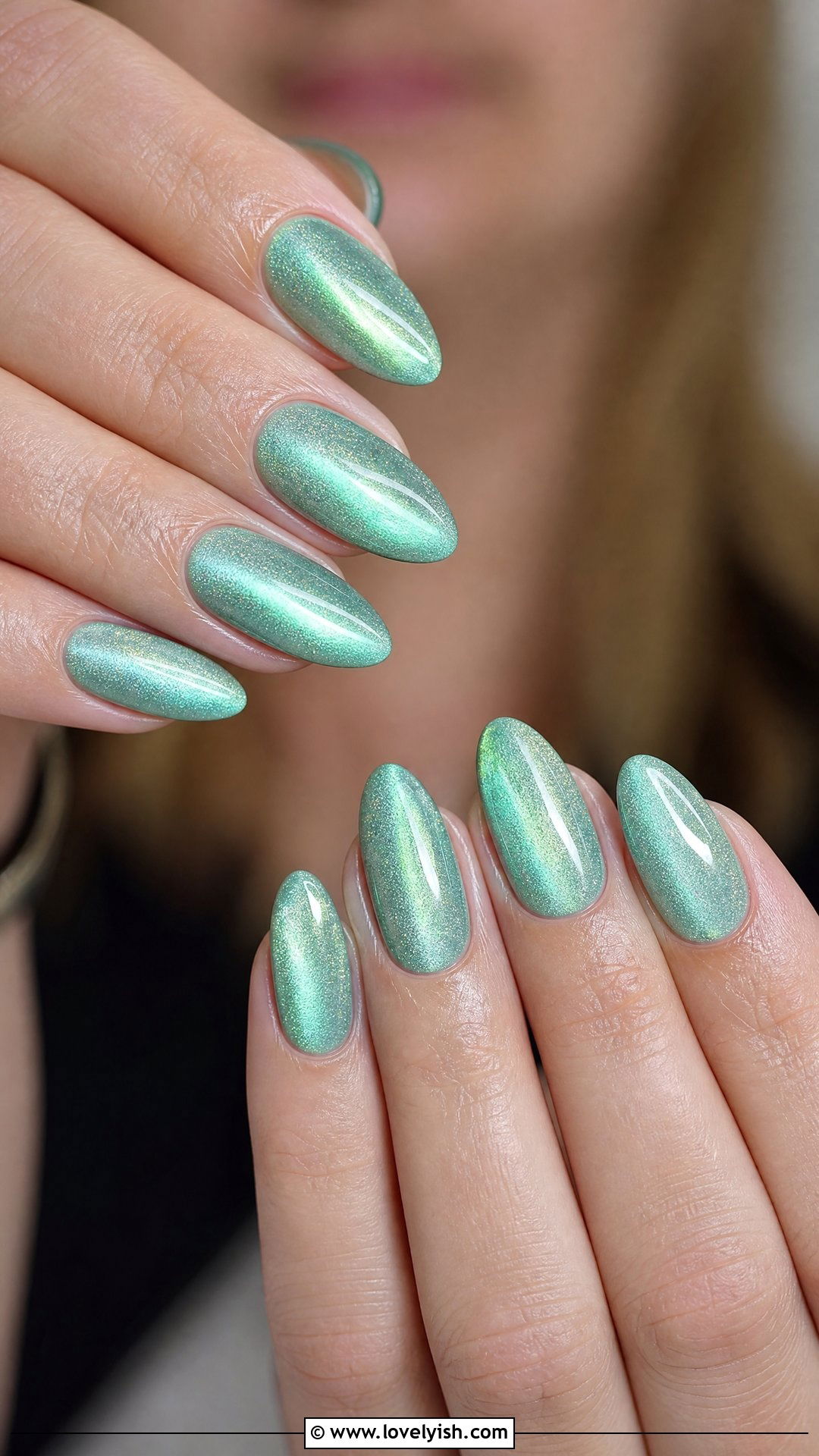Mint Cat Eye Shimmer Nails - 50 easy spring nail designs - 50 easy spring nail designs