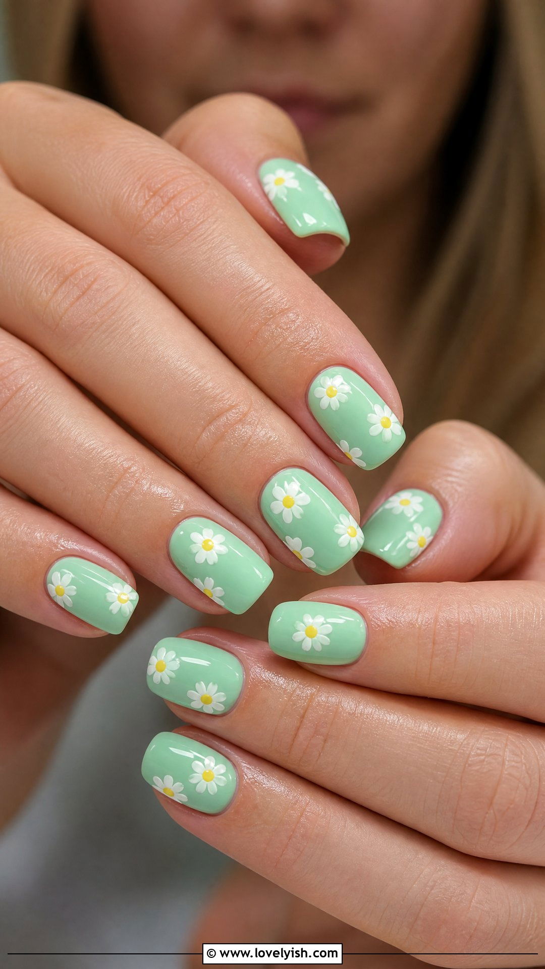 Mint Green Daisy Nails - 50 cute spring nail designs - 50 cute spring nail designs