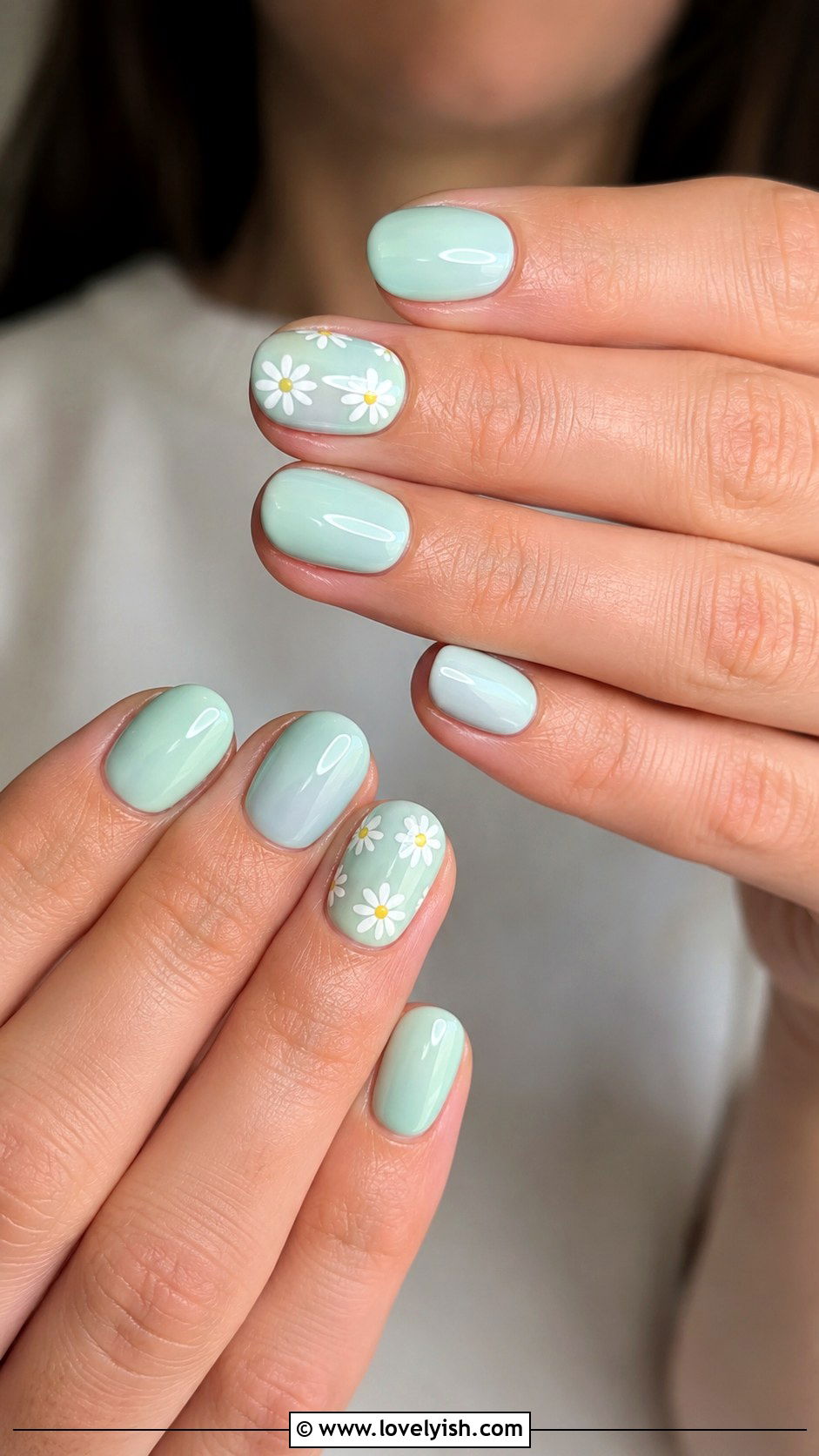 Mint and White Daisy Nails - 50 modern mint nail art ideas - 50 modern mint nail art ideas