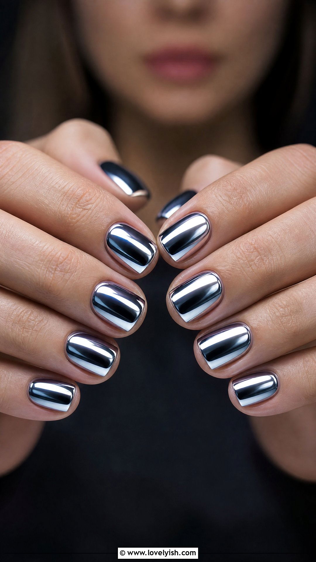 Mirror Chrome Silver Nails - 50 sophisticated nails - 50 sophisticated nails