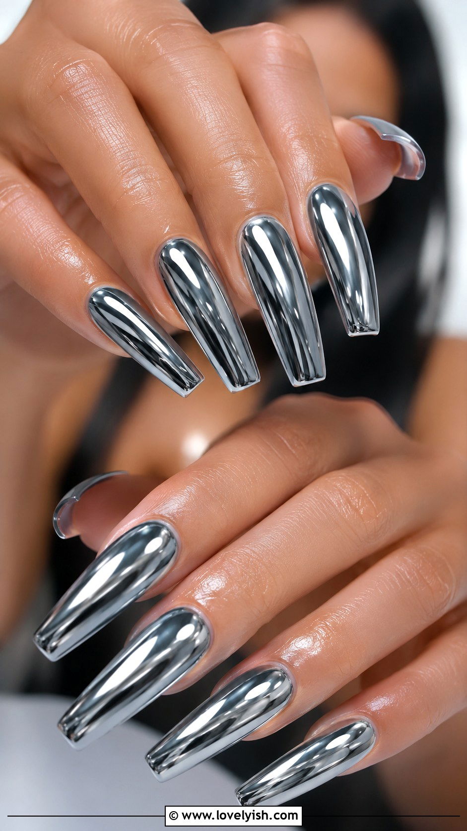 Molten Chrome Liquid Metal Nails - 25 trendy nail designs - 25 trendy nail designs