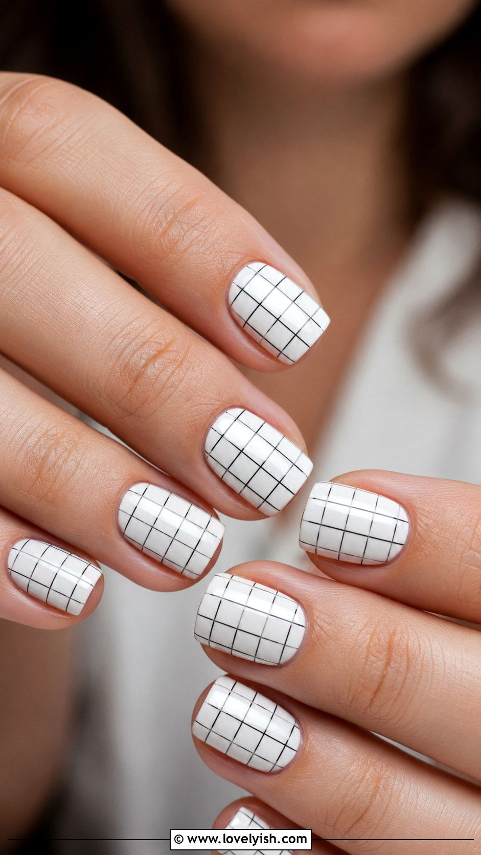 Monochrome Grid Geometric Nails - 50 geometric nails - 50 geometric nails