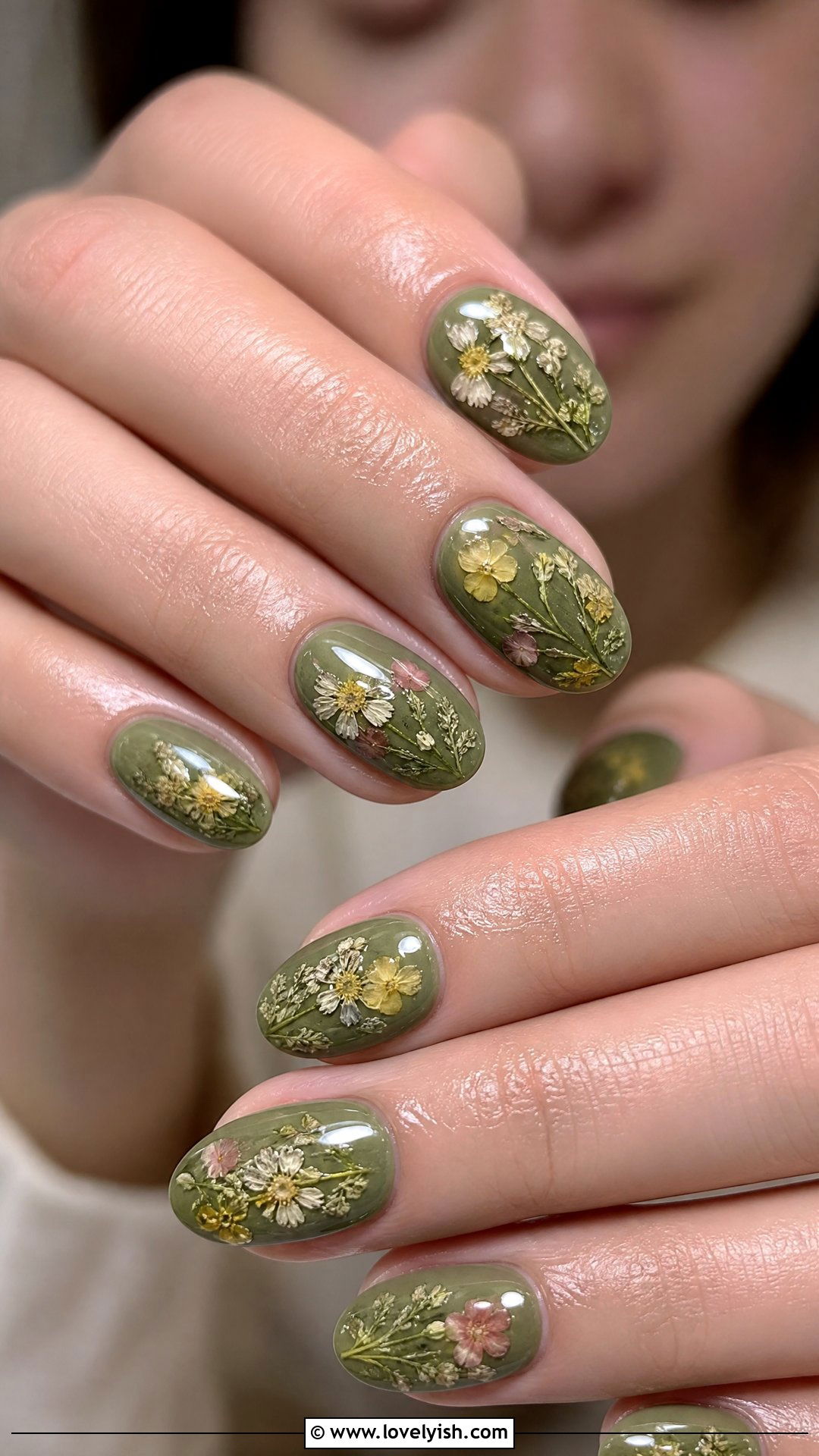 Moss Green Botanical Pressed Flower Nails - 50 unique nail designs - 50 unique nail designs