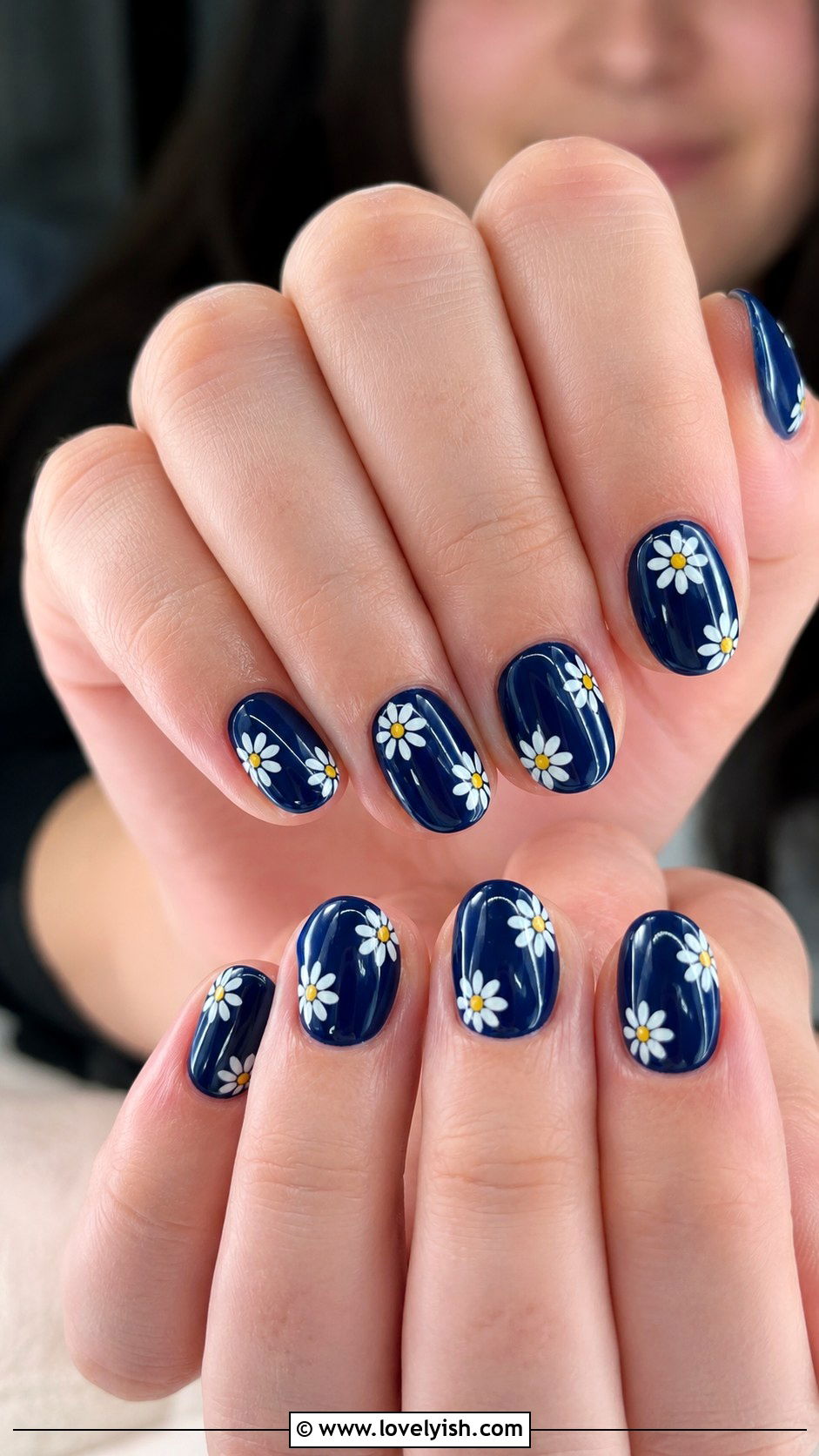 Navy Blue Daisy Nails - 50 navy blue nail designs - 50 navy blue nail designs