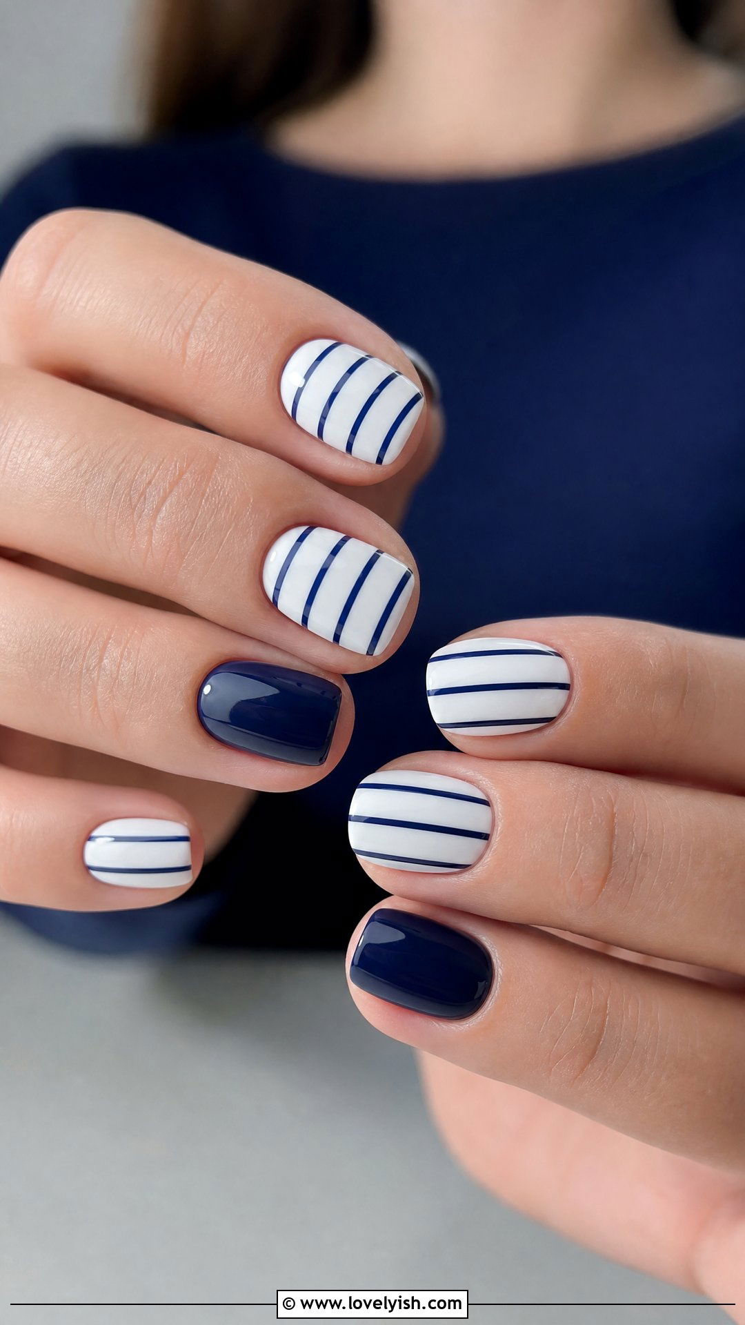 Navy Blue Nautical Stripe Nails - 25 preppy nail designs - 25 preppy nail designs