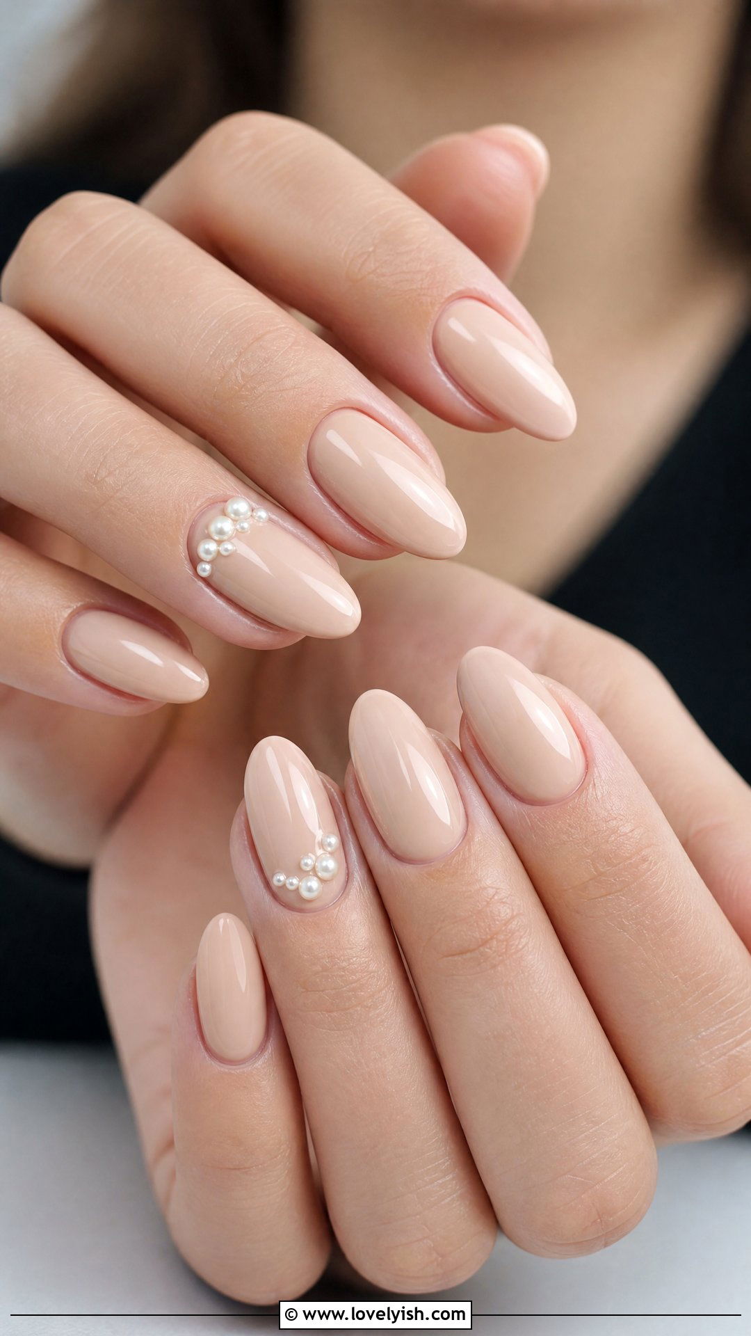 Nude Beige Pearl Accent Nails - 50 cute nails - 50 cute nails