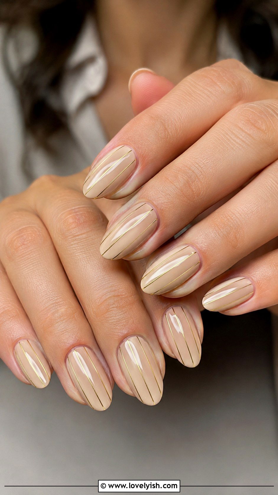 Nude Nails With Gold Pinstripes - 25 elegant nail designs - 25 elegant nail designs