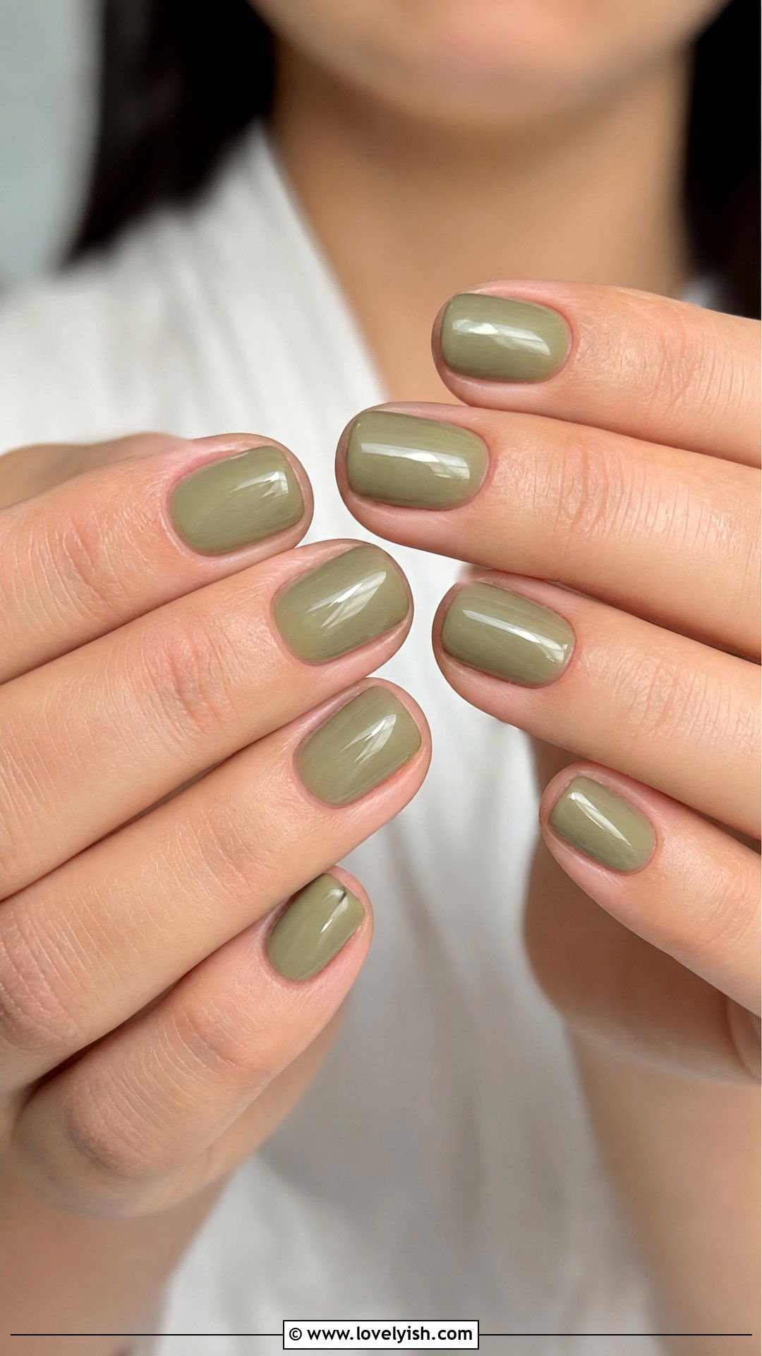 Olive Green Minimalist Nails - 50 simple short nail designs - 50 simple short nail designs
