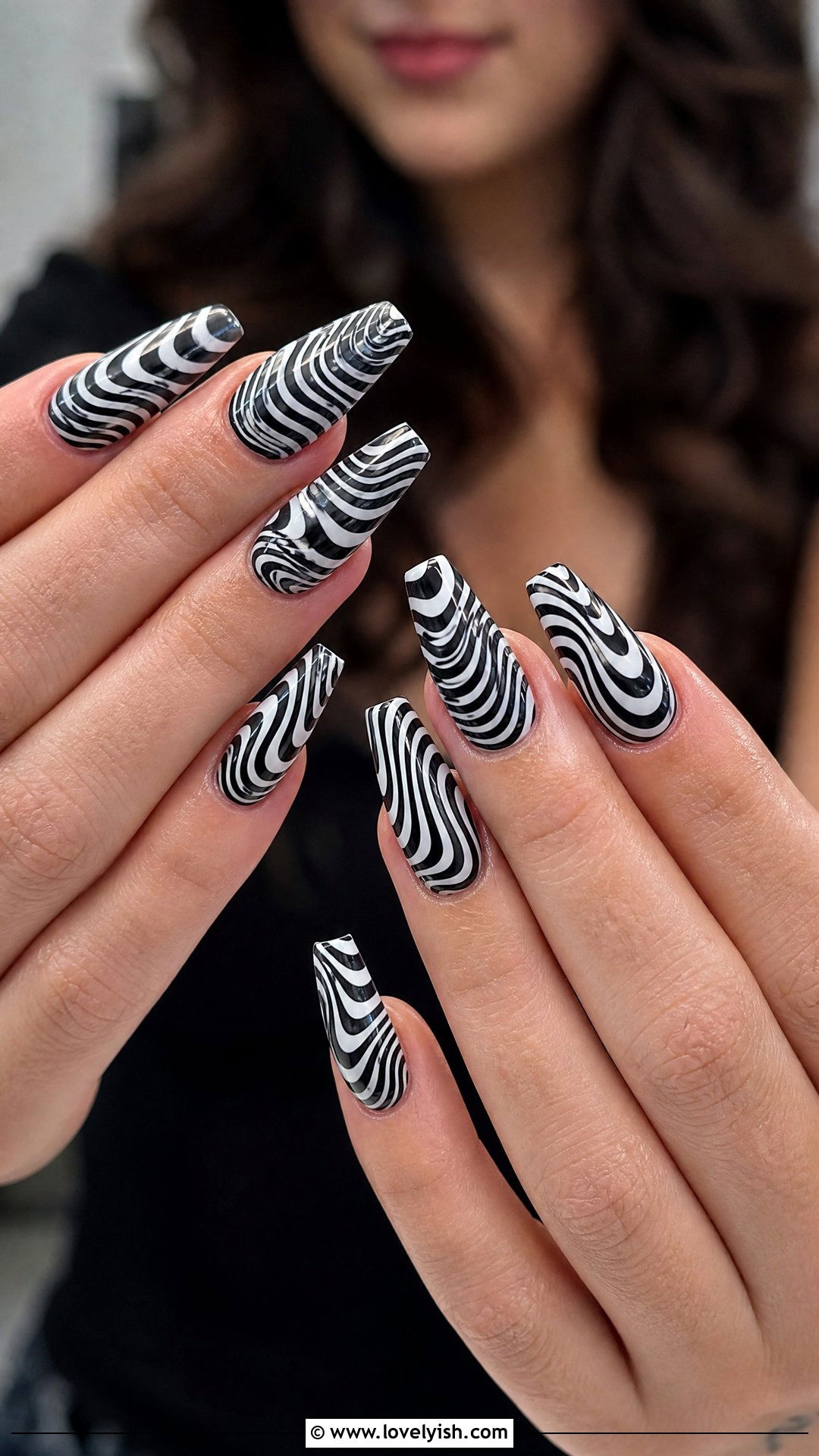Optical Illusion Nails - 50 black and white nail designs - 50 black and white nail designs