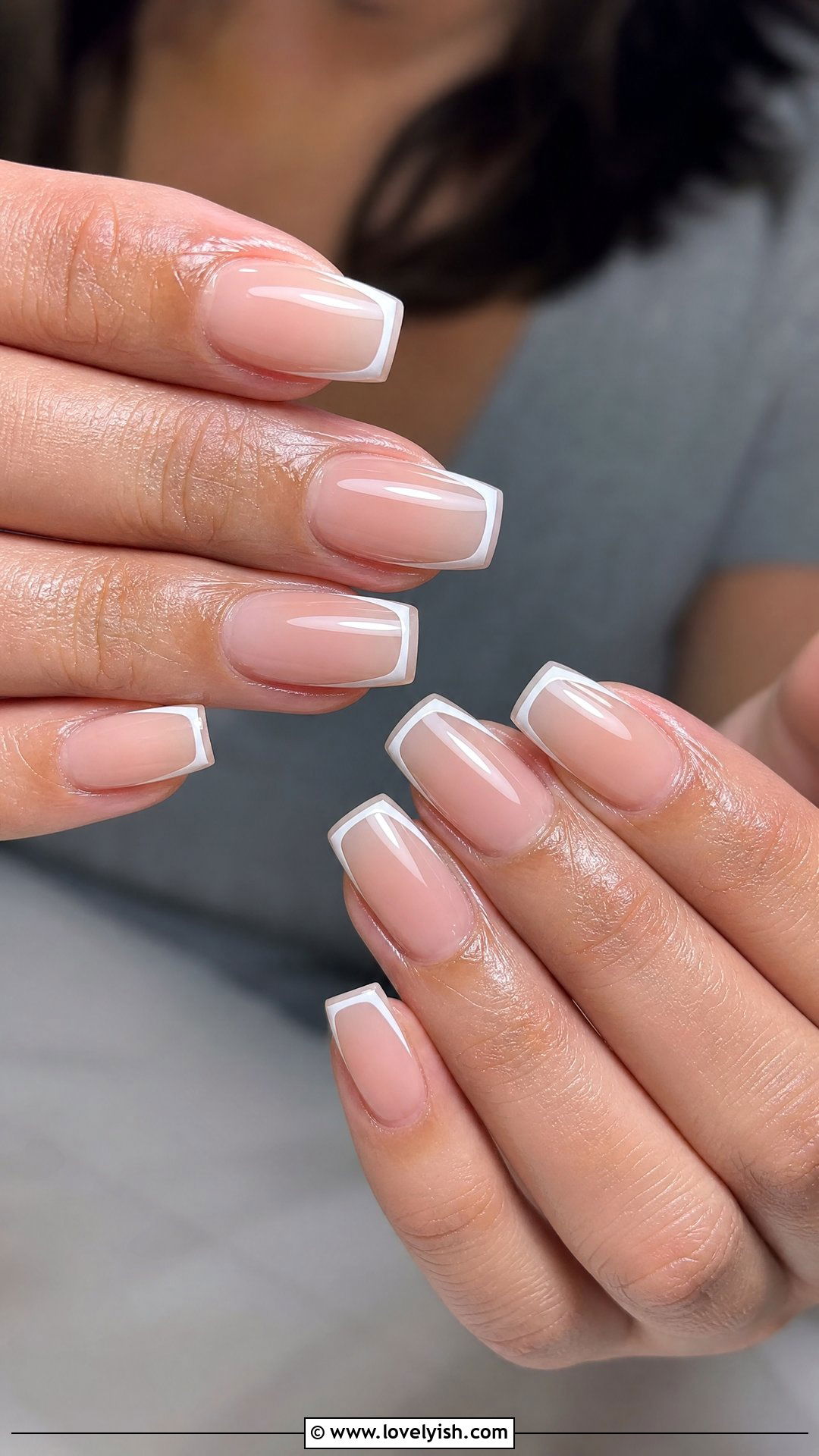 Outlined Tip French Manicure - 50 minimalist french tips - 50 minimalist french tips