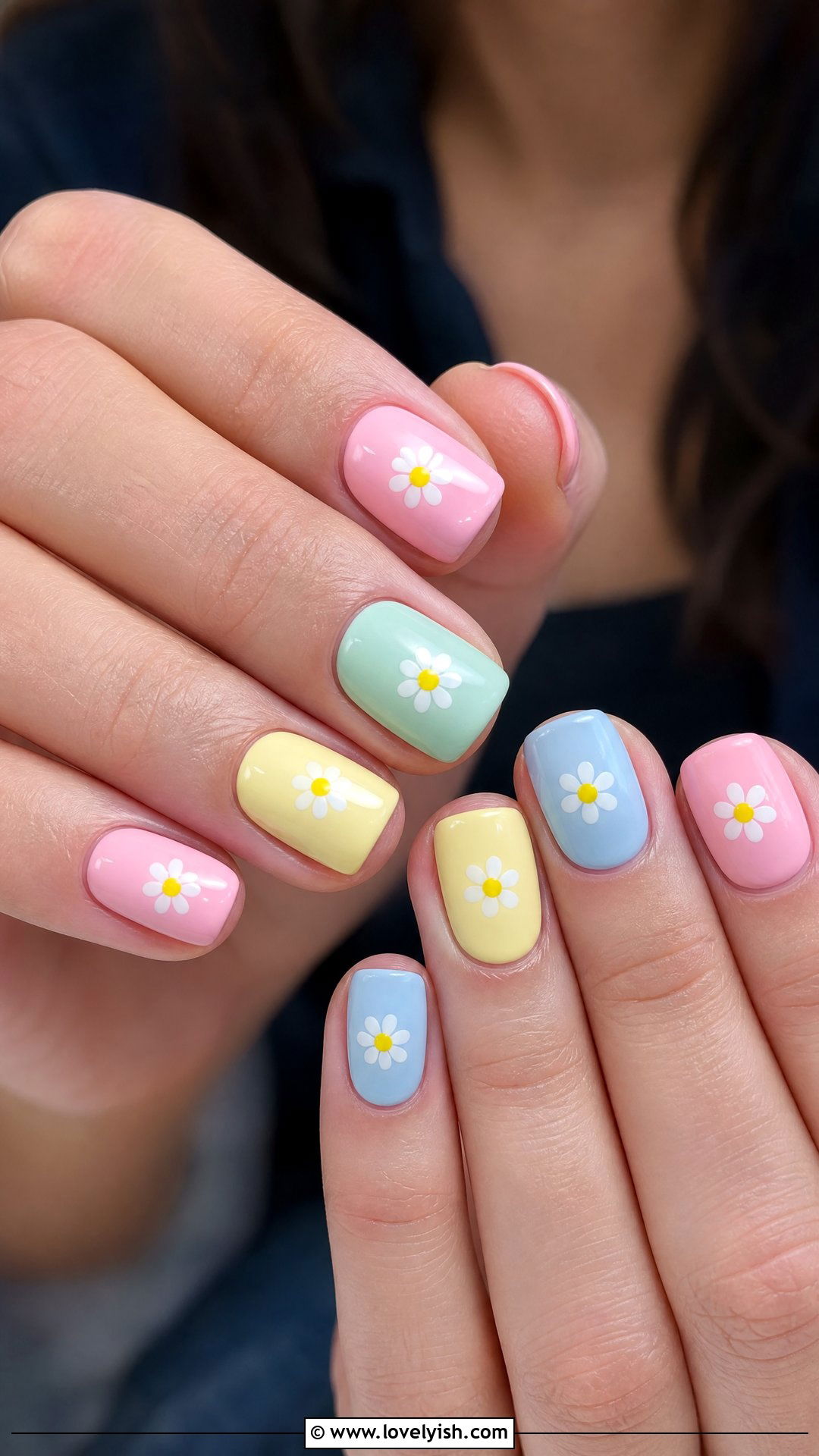 Pastel Daisy Nails - 50 mothers day nail designs - 50 mothers day nail designs