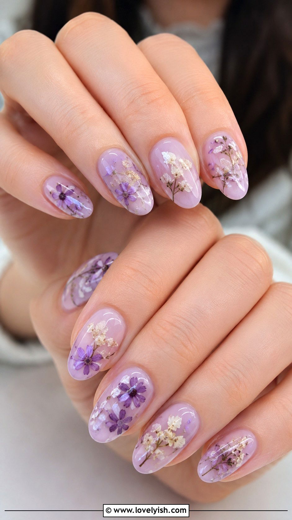 Pastel Lilac Dried Flower Nails - 50 nails - 50 nails