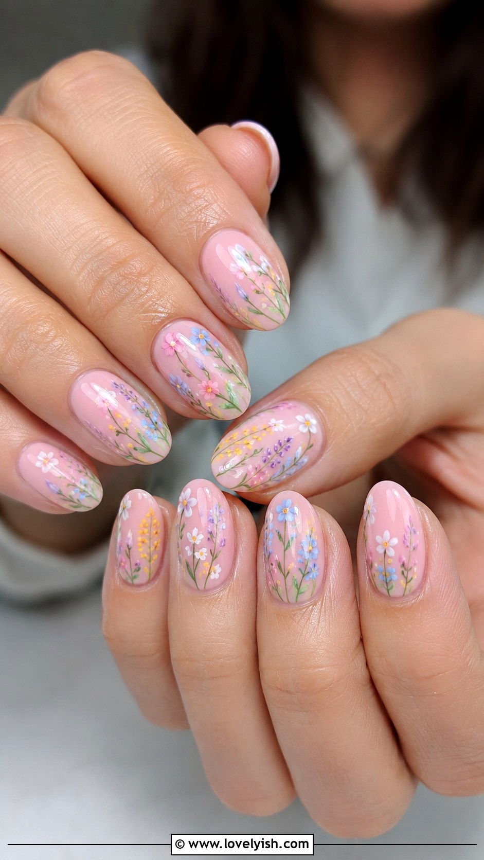 Pastel Pink Wildflower Nails - 25 floral nail designs - 25 floral nail designs