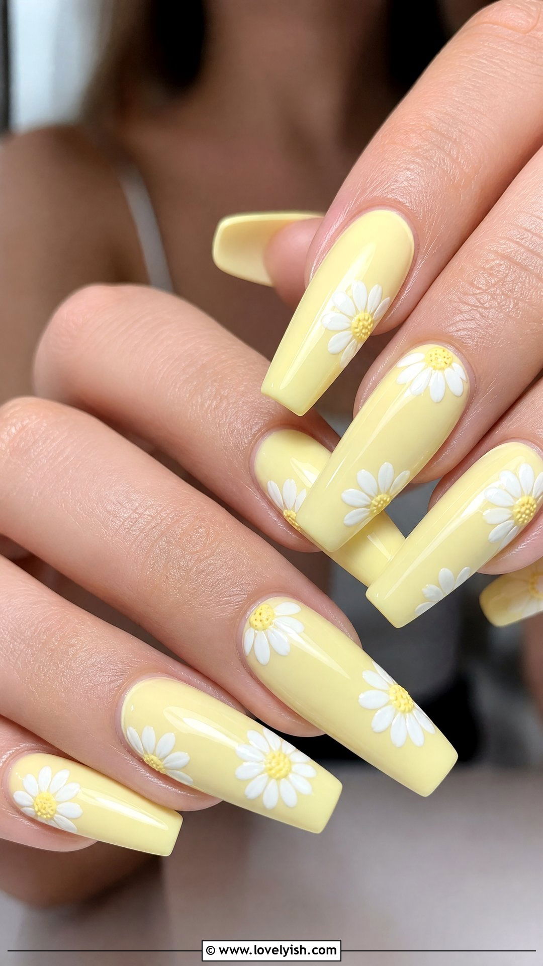 Pastel Yellow Daisy Nails - 50 daisy nails - 50 daisy nails