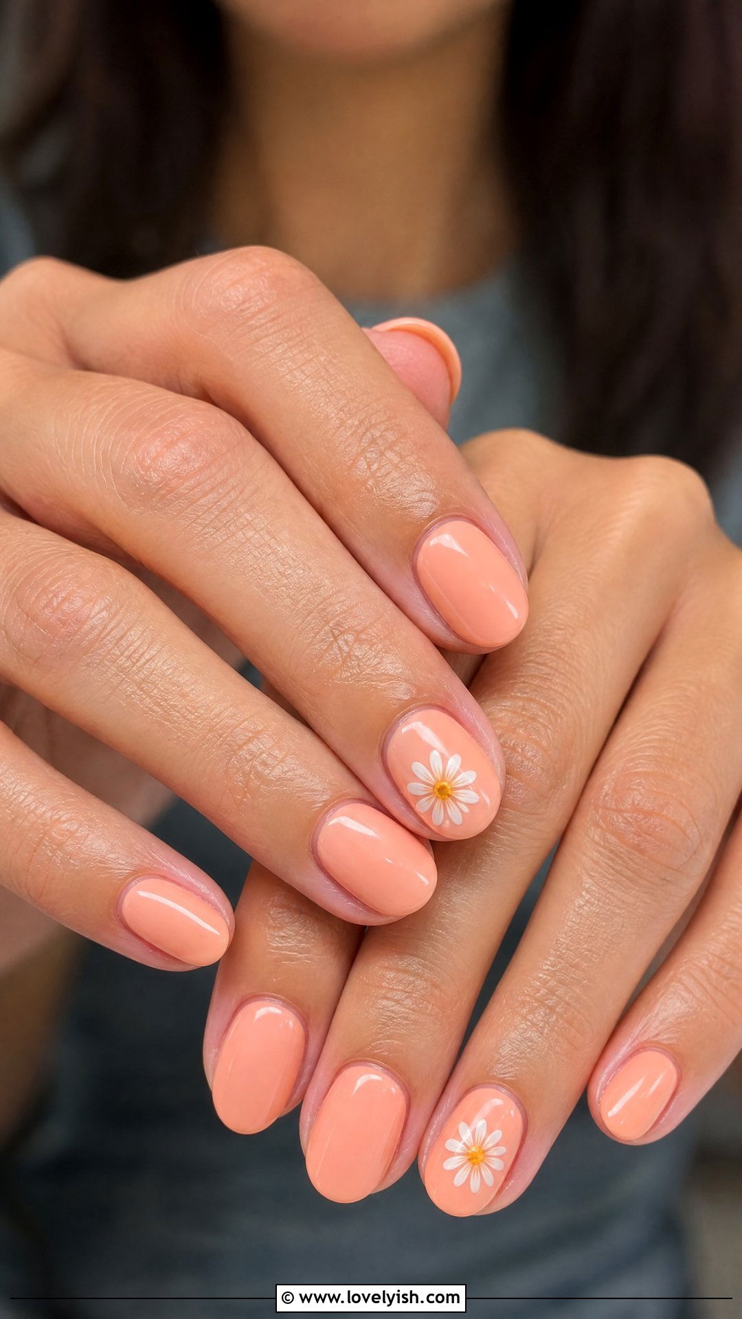 Peach Polygel Nails with Daisy Accent - 50 polygel nails - 50 polygel nails