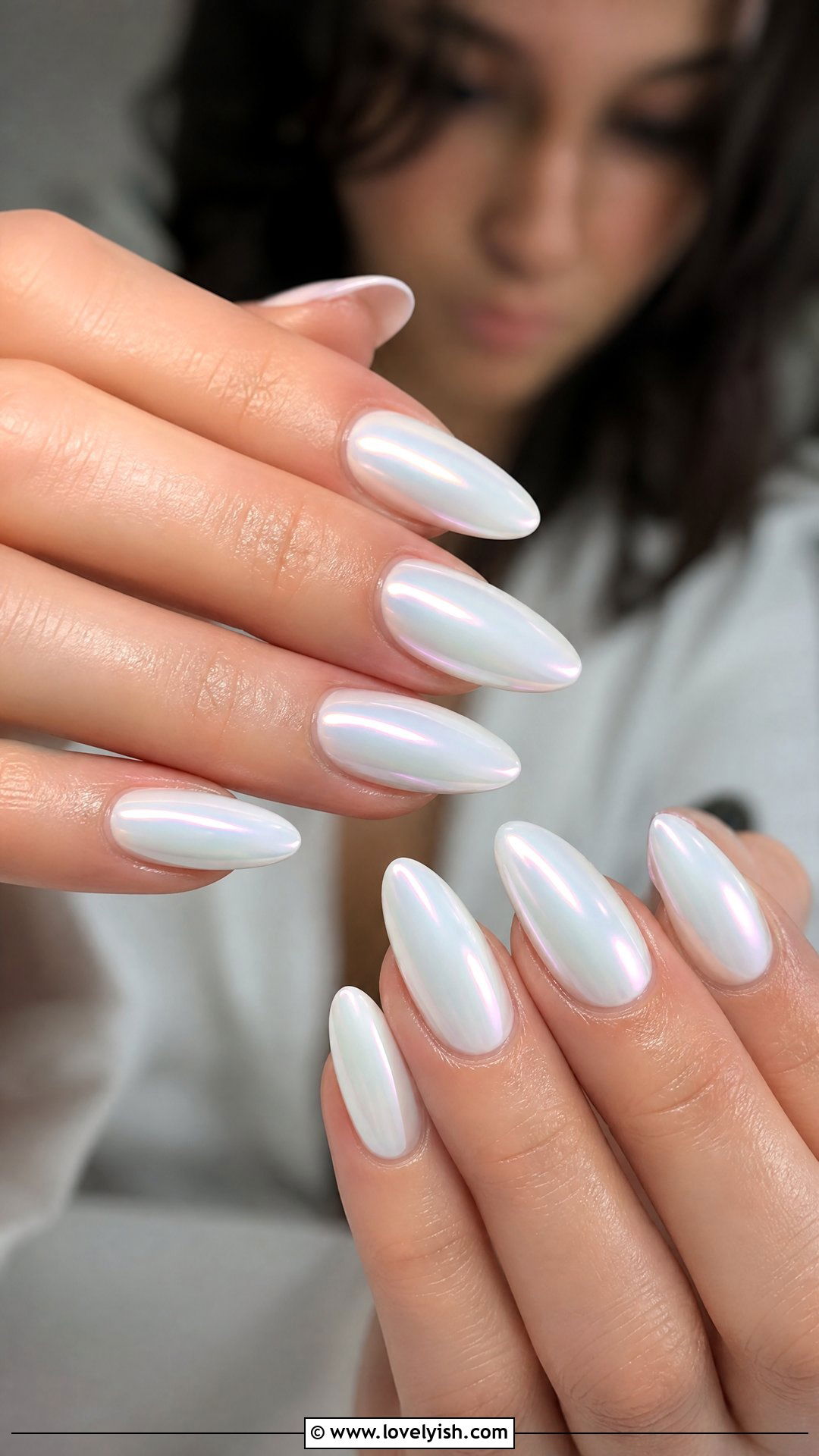 Pearl Chrome Almond Nails - 50 classy nails - 50 classy nails