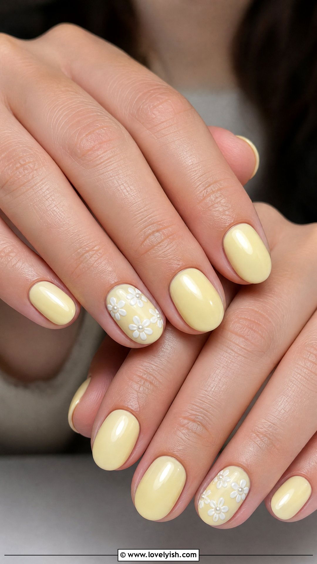 Pearl Daisy Floral Nails - 50 pearl nails - 50 pearl nails