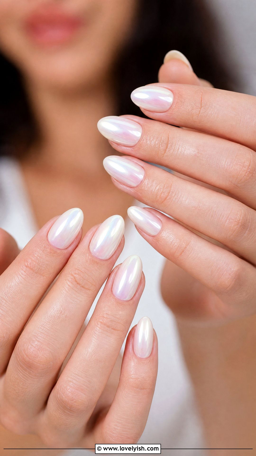 Pearl White Chrome Nails - 50 simple nail art - 50 simple nail art