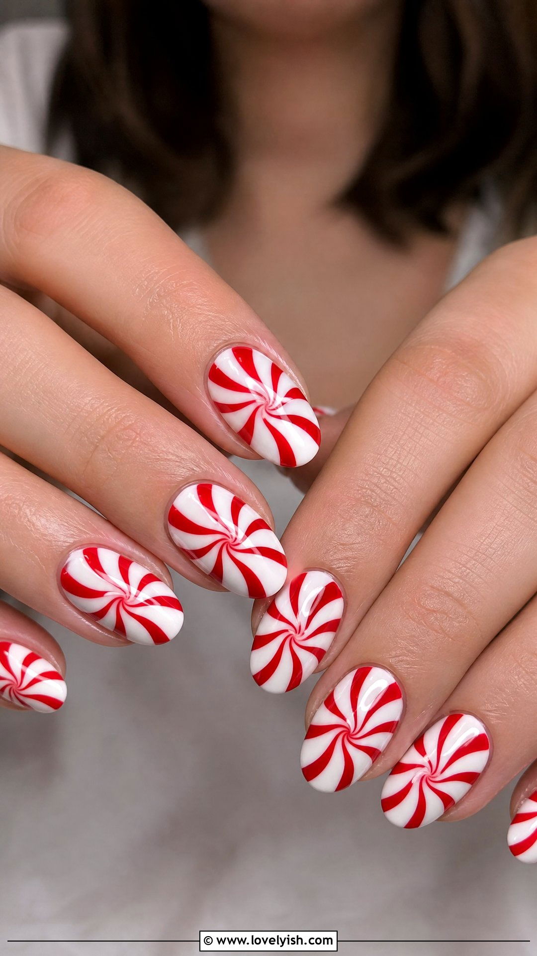 Peppermint Swirl Holiday Nails - 50 holiday nails - 50 holiday nails
