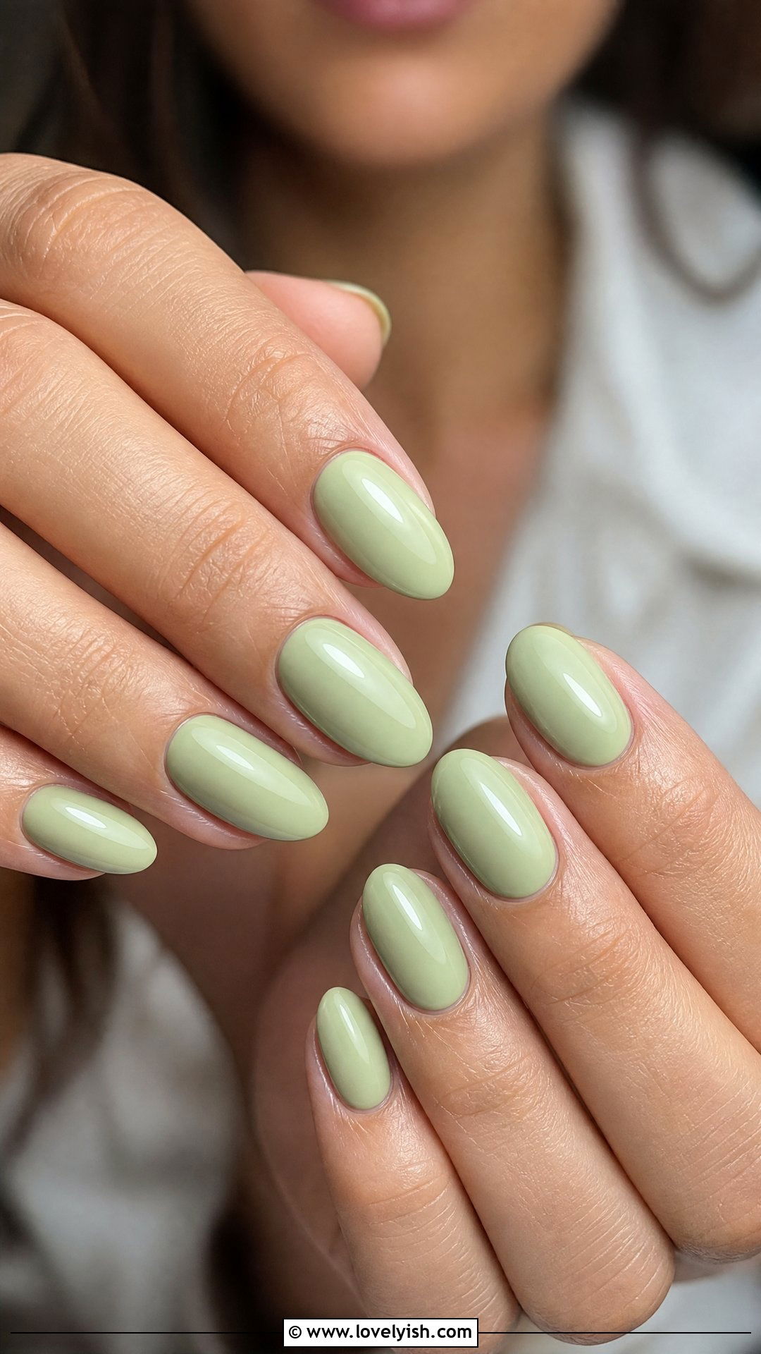 Pistachio Green Glossy Nails - 50 classy nails - 50 classy nails