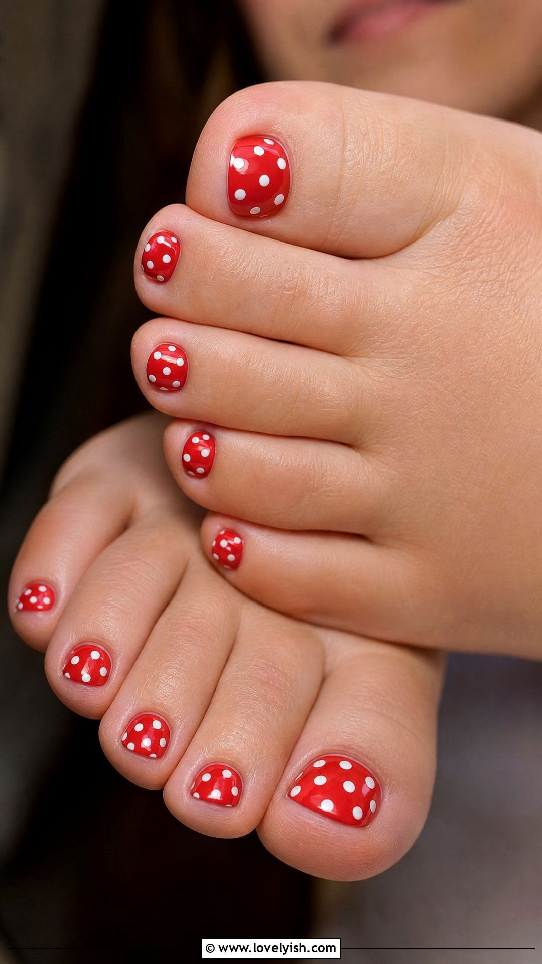 Polka Dot Toe Nails - 50 summer toe nails - 50 summer toe nails