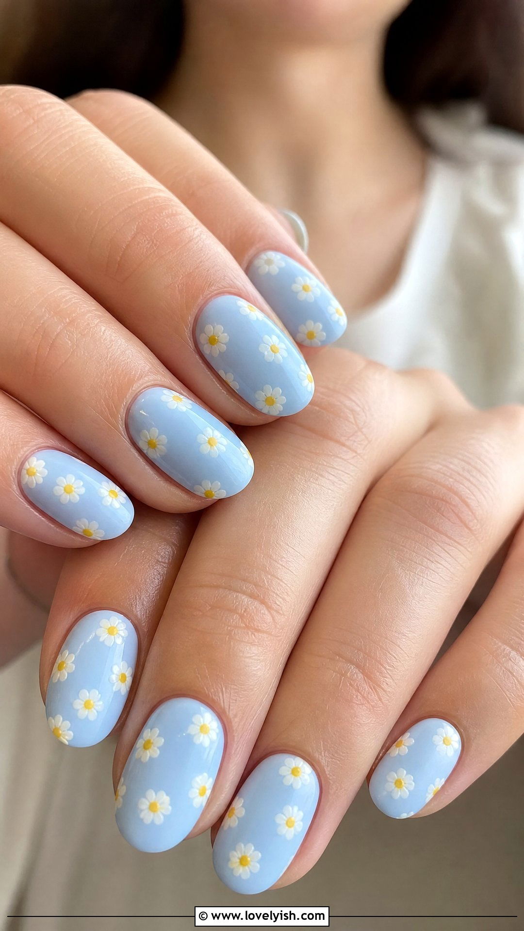 Powder Blue Floral Round Nails - 50 round nails - 50 round nails