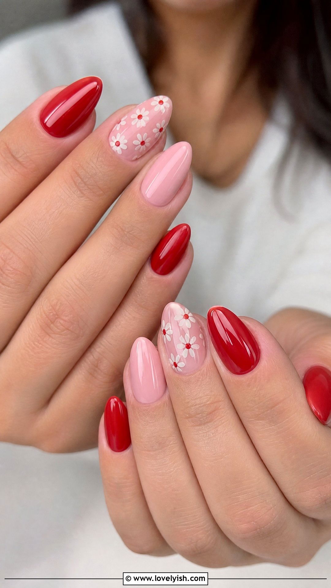 Red and Pink Daisy Nails - 50 red and pink nail designs - 50 red and pink nail designs