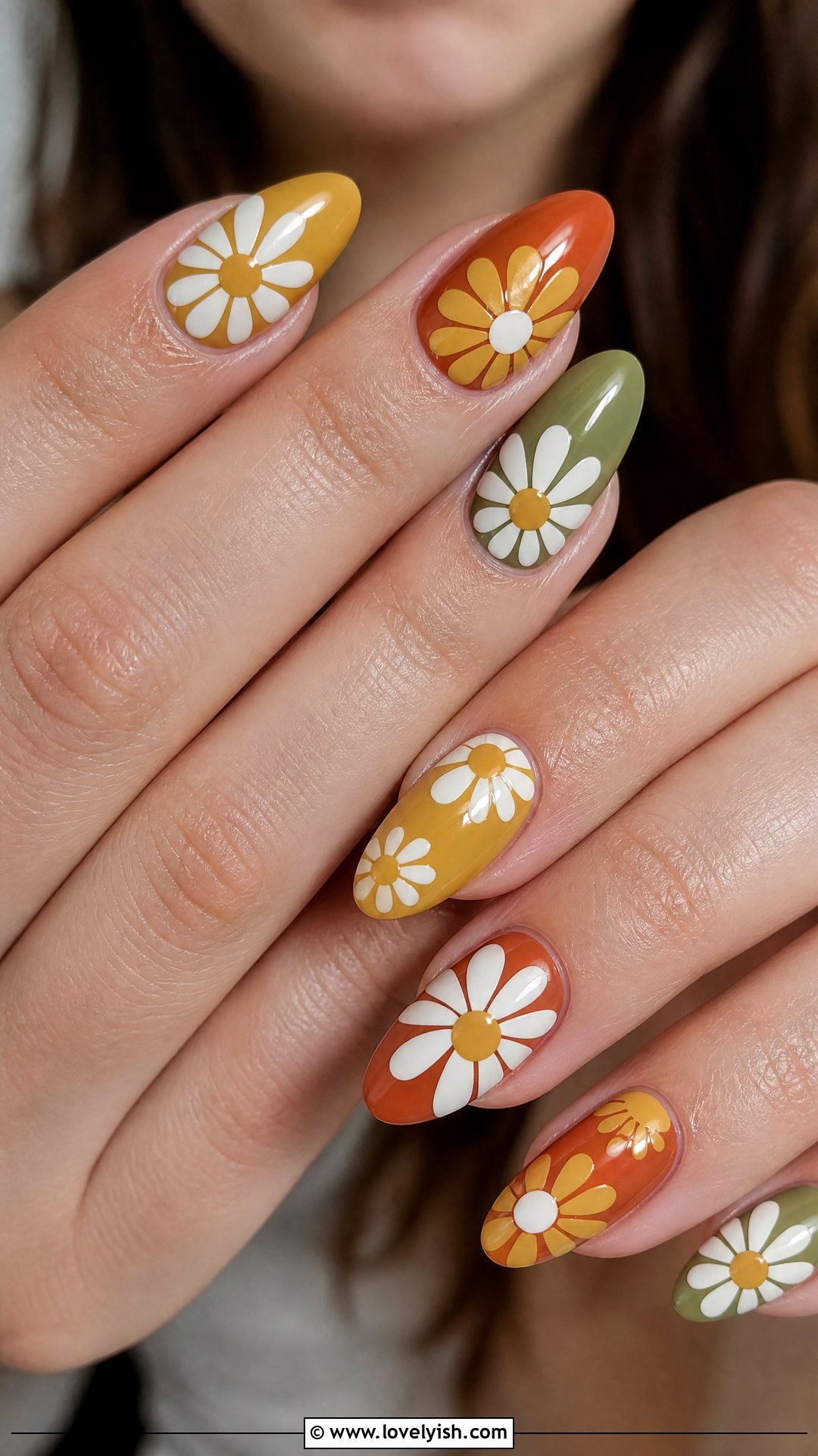 Retro 70s Daisy Nails - 50 daisy nails - 50 daisy nails