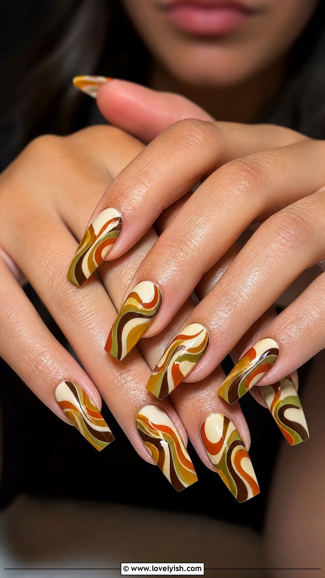 Retro 70s Swirl Nails in Earth Tones - 25 abstract nail designs - 25 abstract nail designs
