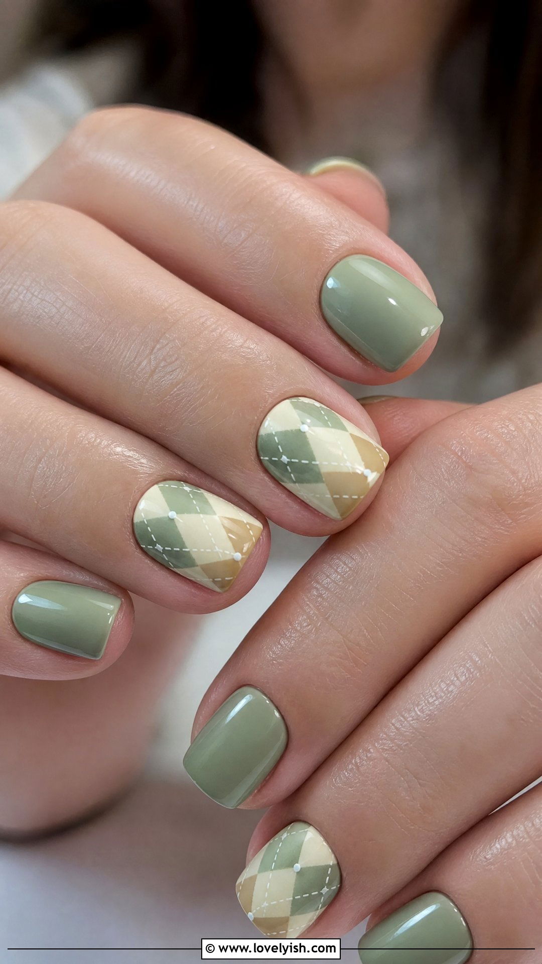 Sage Green Argyle Nails - 25 preppy nail designs - 25 preppy nail designs