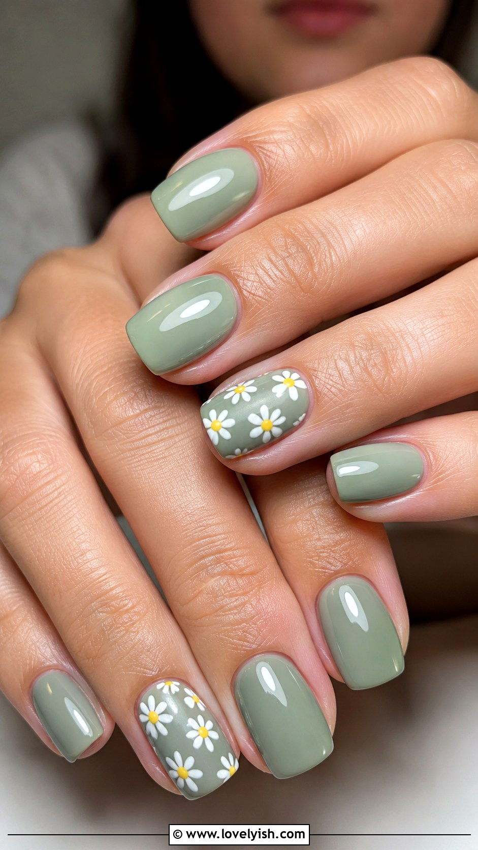 Sage Green Daisy Nails - 40 nail design template - 40 nail design template