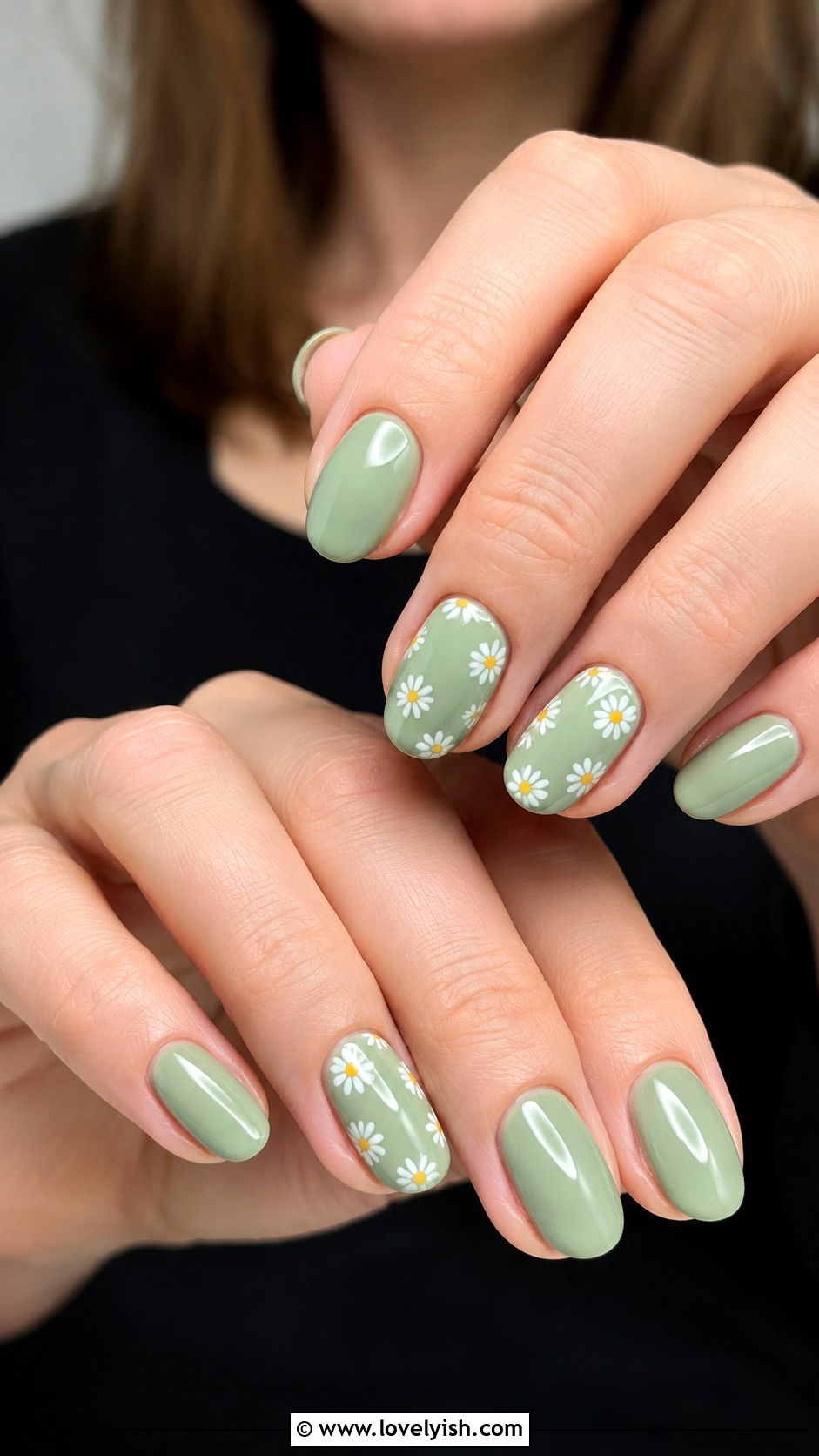 Sage Green Daisy Nails - 25 cute nail design ideas - 25 cute nail design ideas