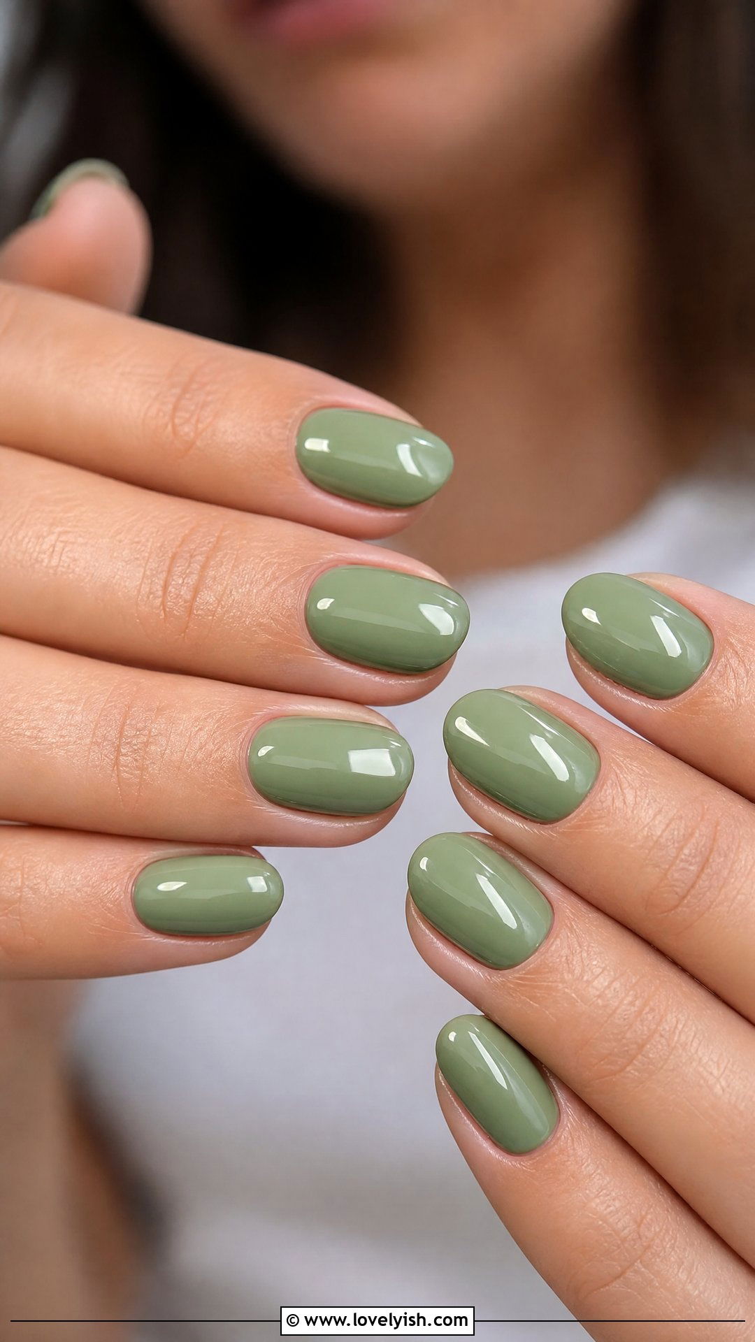 Sage Green Glossy Nails - 50 elegant nails - 50 elegant nails
