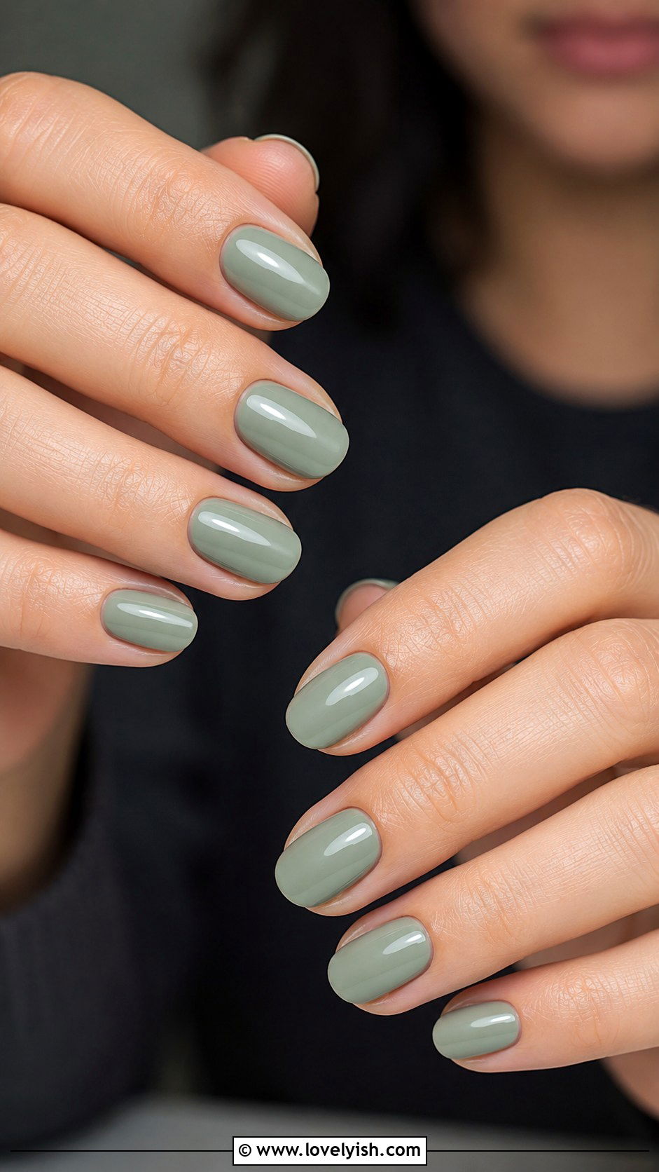 Sage Green Minimalist Nails - 25 minimalist nail ideas - 25 minimalist nail ideas