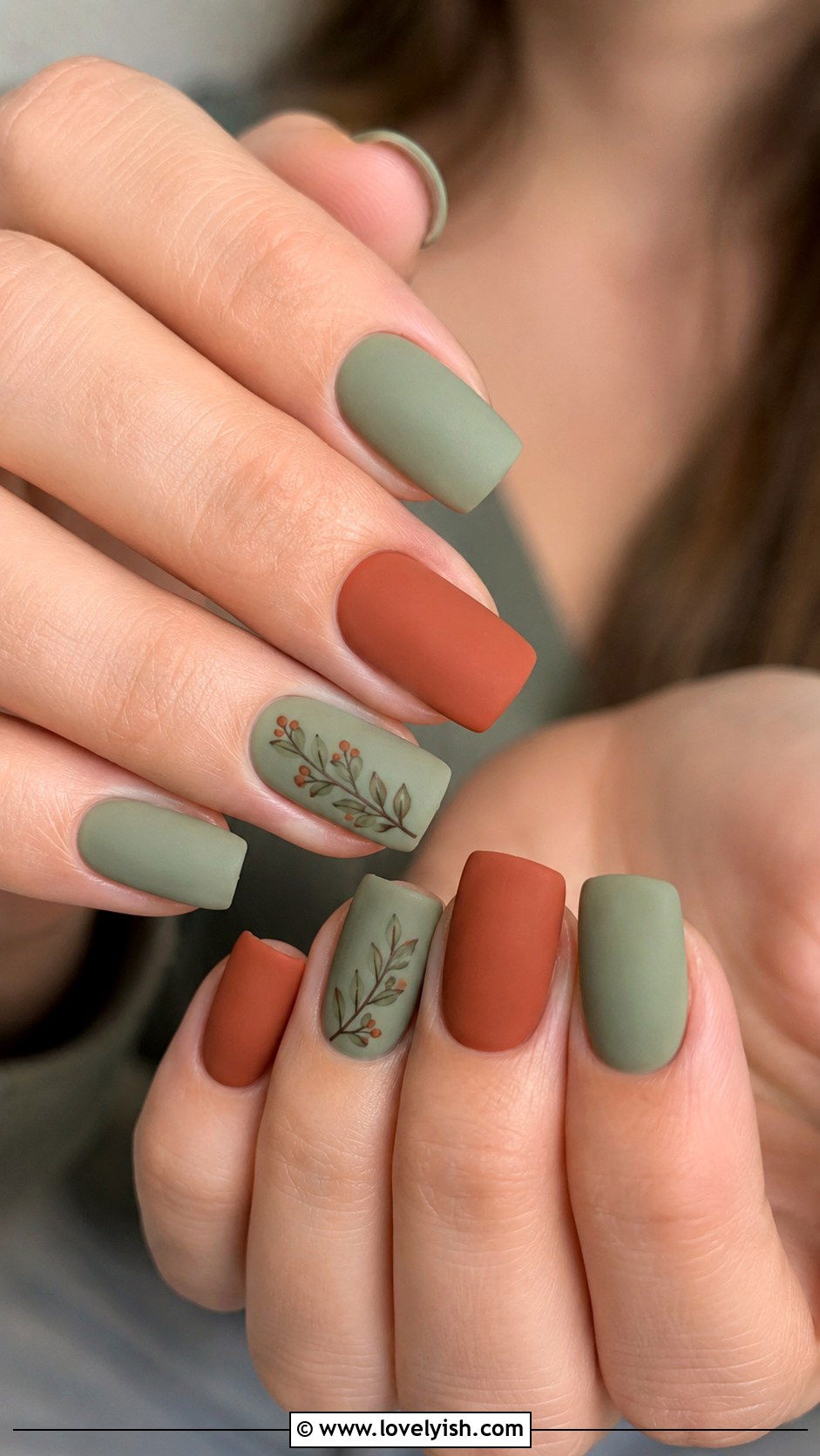 Sage and Rust Cottagecore Autumn Nails - 50 tumblr nail designs - 50 tumblr nail designs