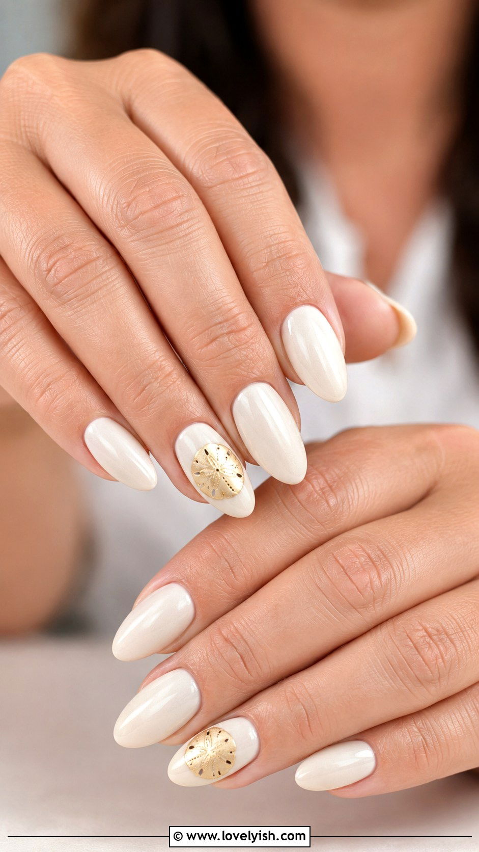 Sand Dollar White Nails - 38 beach nail designs - 38 beach nail designs
