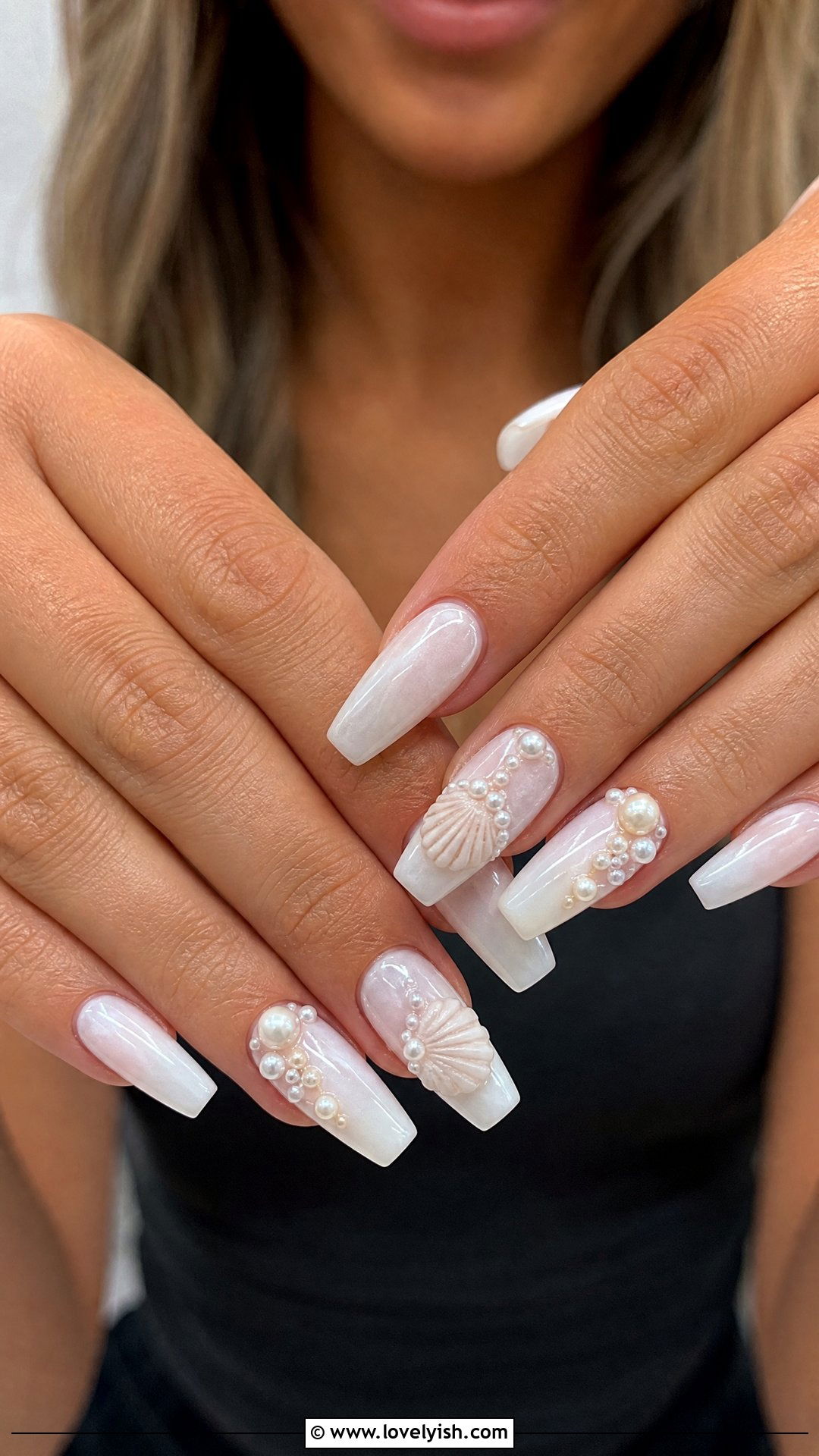 Seashell and Pearl Accent Nails - 25 beach nail ideas - 25 beach nail ideas