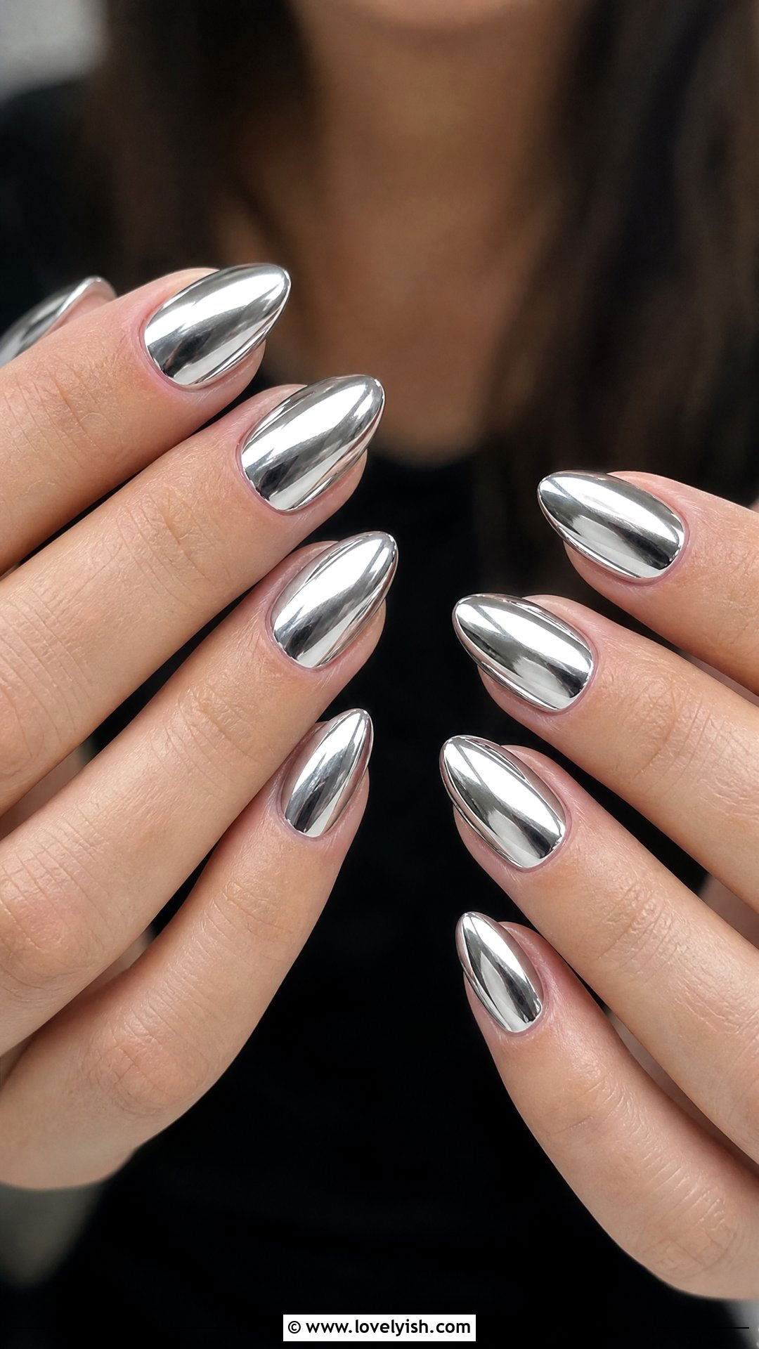 Silver Chrome Almond Nails - 25 almond nail designs - 25 almond nail designs