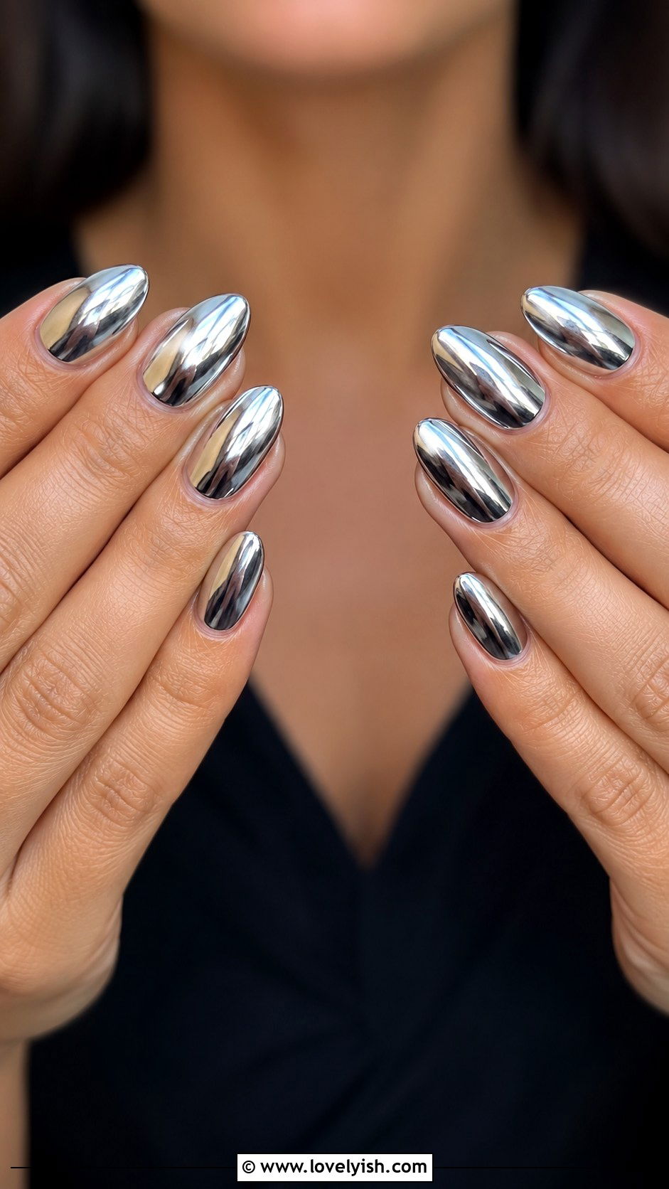 Silver Chrome Mirror Nails - 25 elegant nail designs - 25 elegant nail designs
