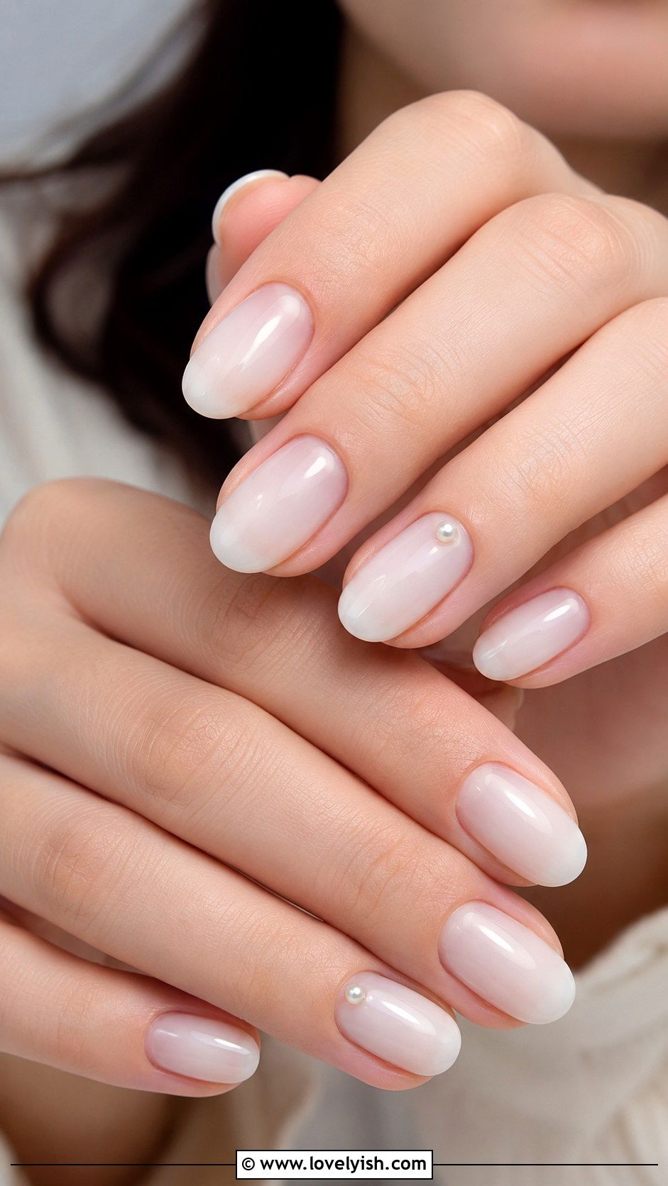 Single Pearl Accent Minimalist Nails - 42 minimalist nail art - 42 minimalist nail art
