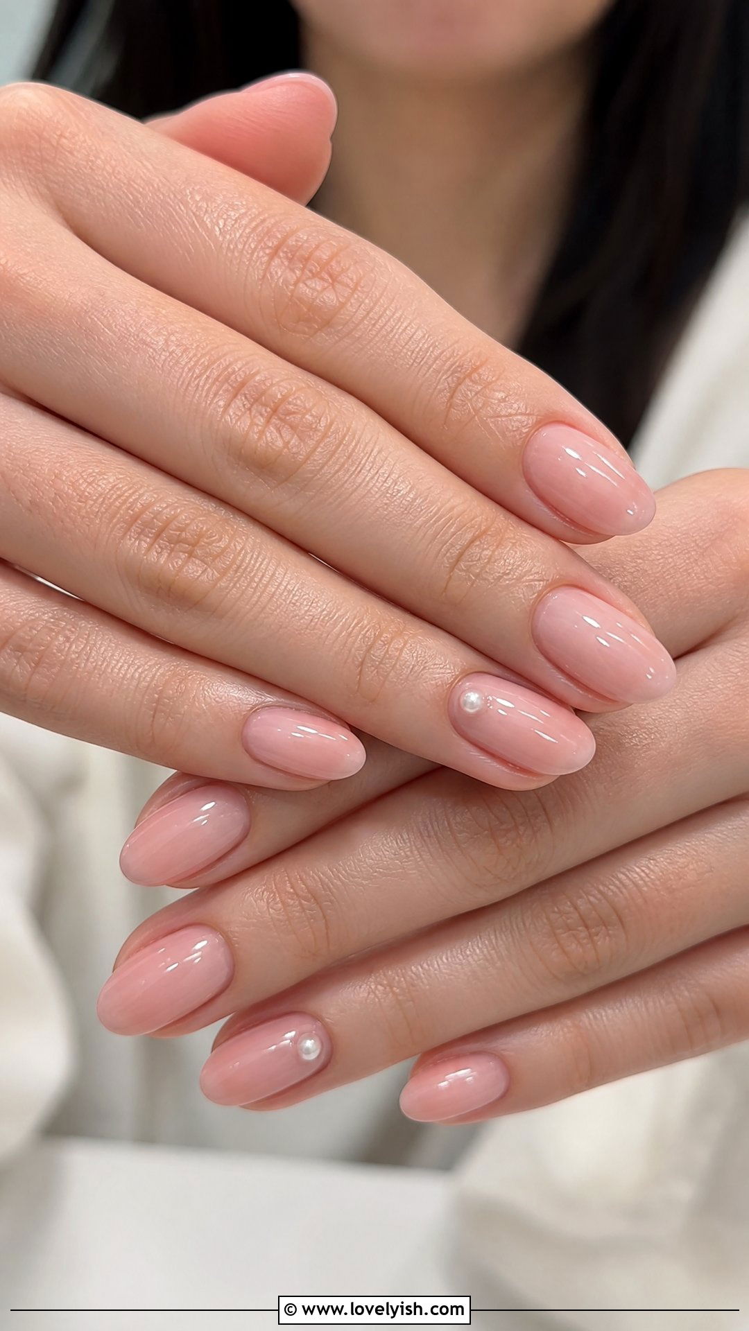 Single Pearl Accent Nails - 50 classic nail designs - 50 classic nail designs