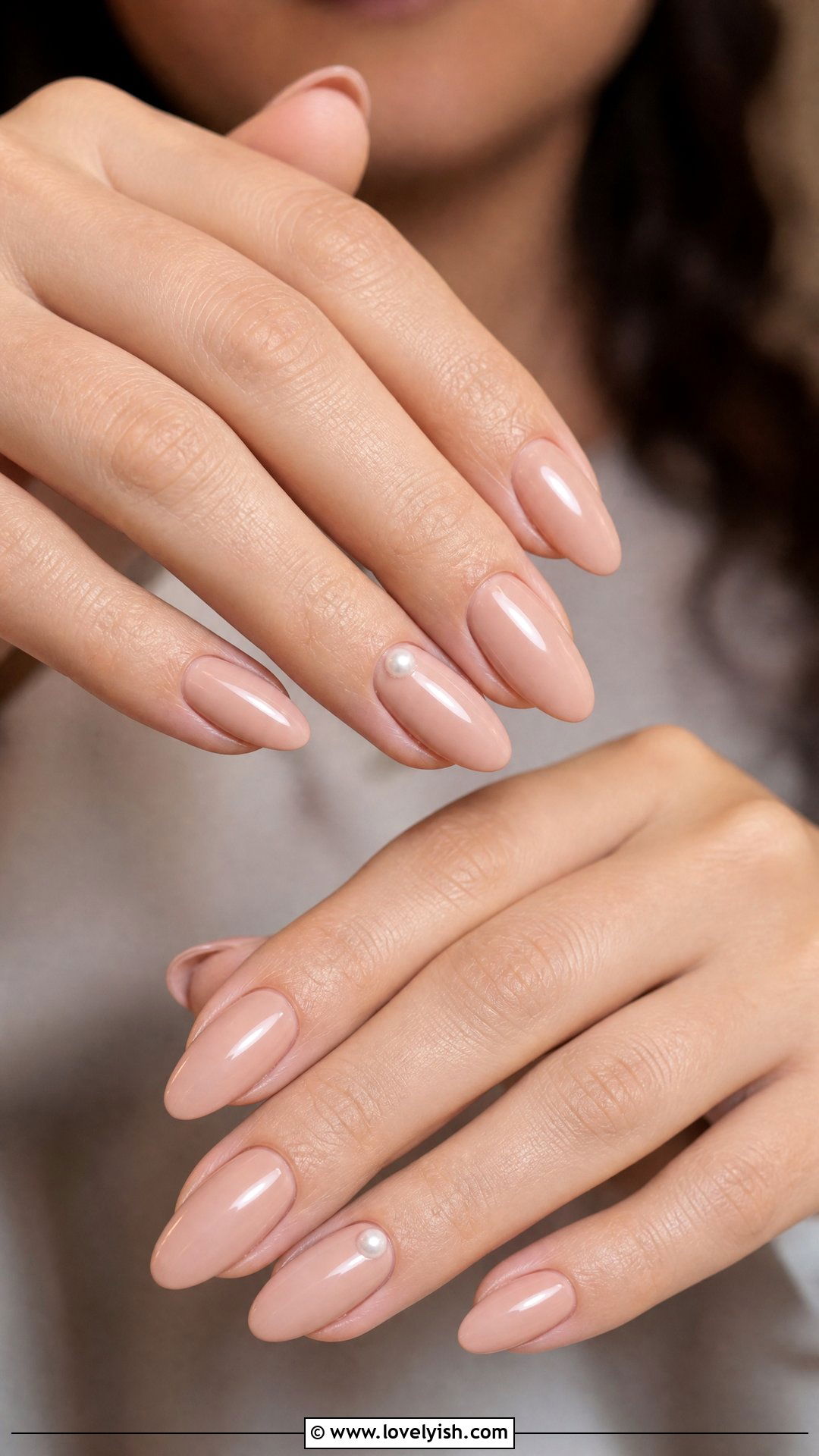 Single Pearl Accent Wedding Nails - 50 classic wedding nails - 50 classic wedding nails