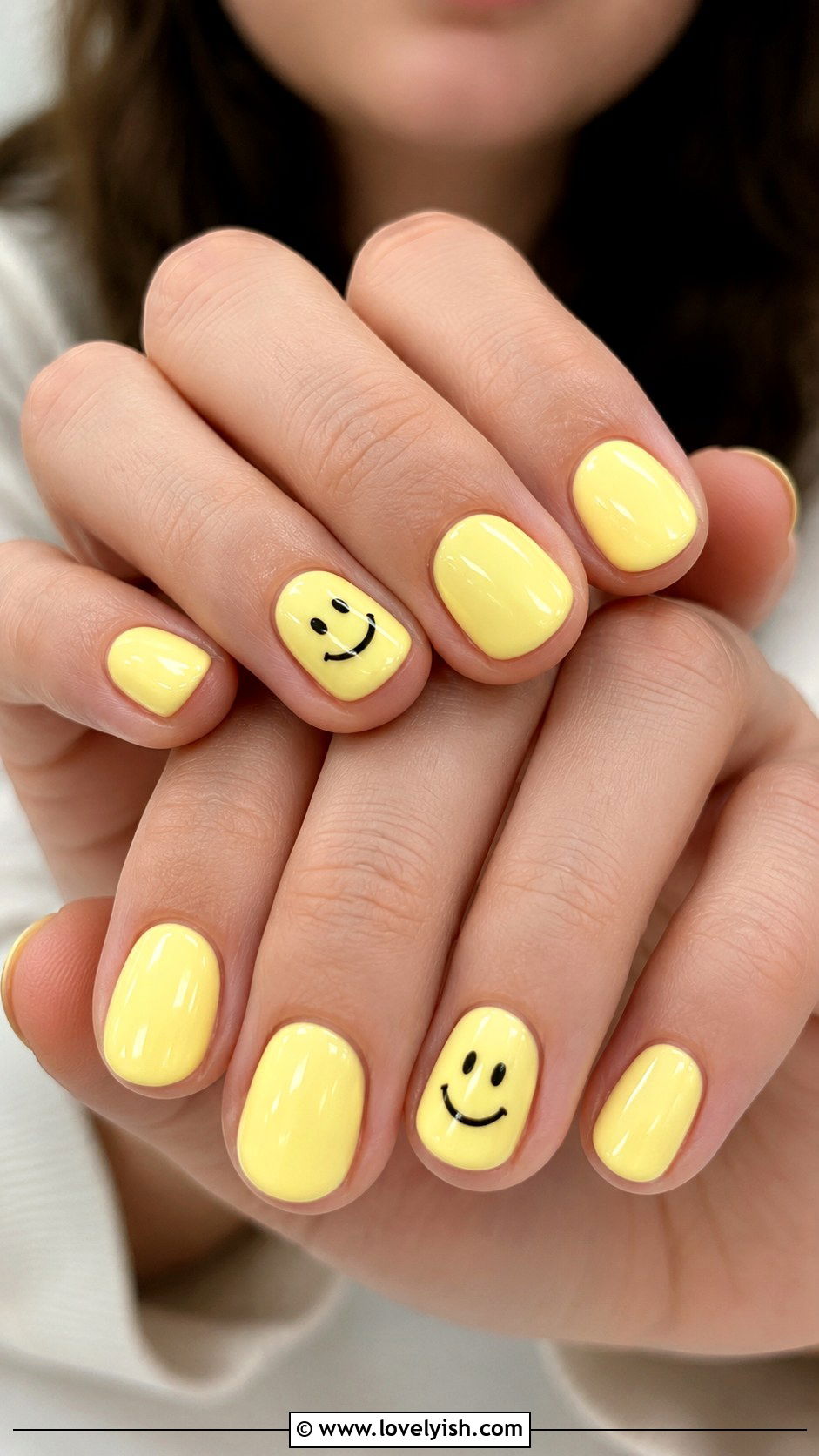 Single Stripe Accent Nails - 31 simple nail art ideas - 31 simple nail art ideas