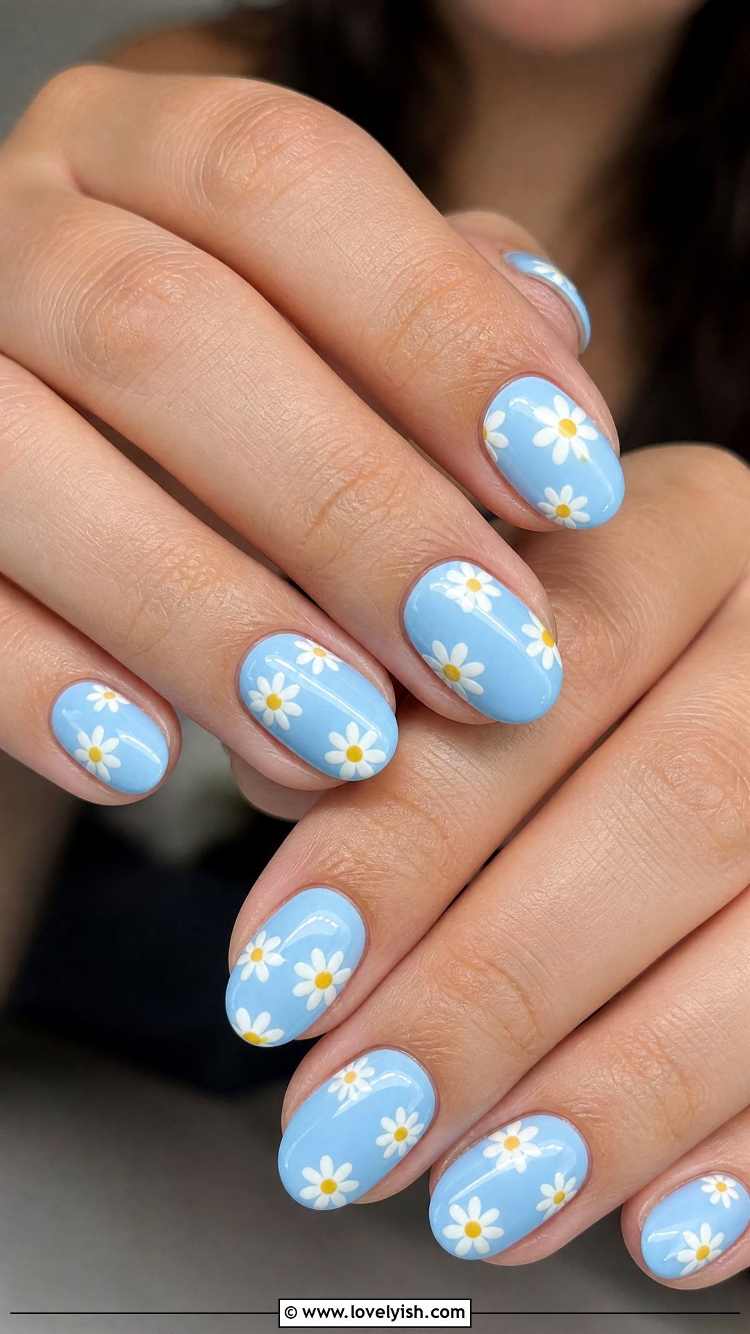 Sky Blue Daisy Nails - 50 cute nails - 50 cute nails
