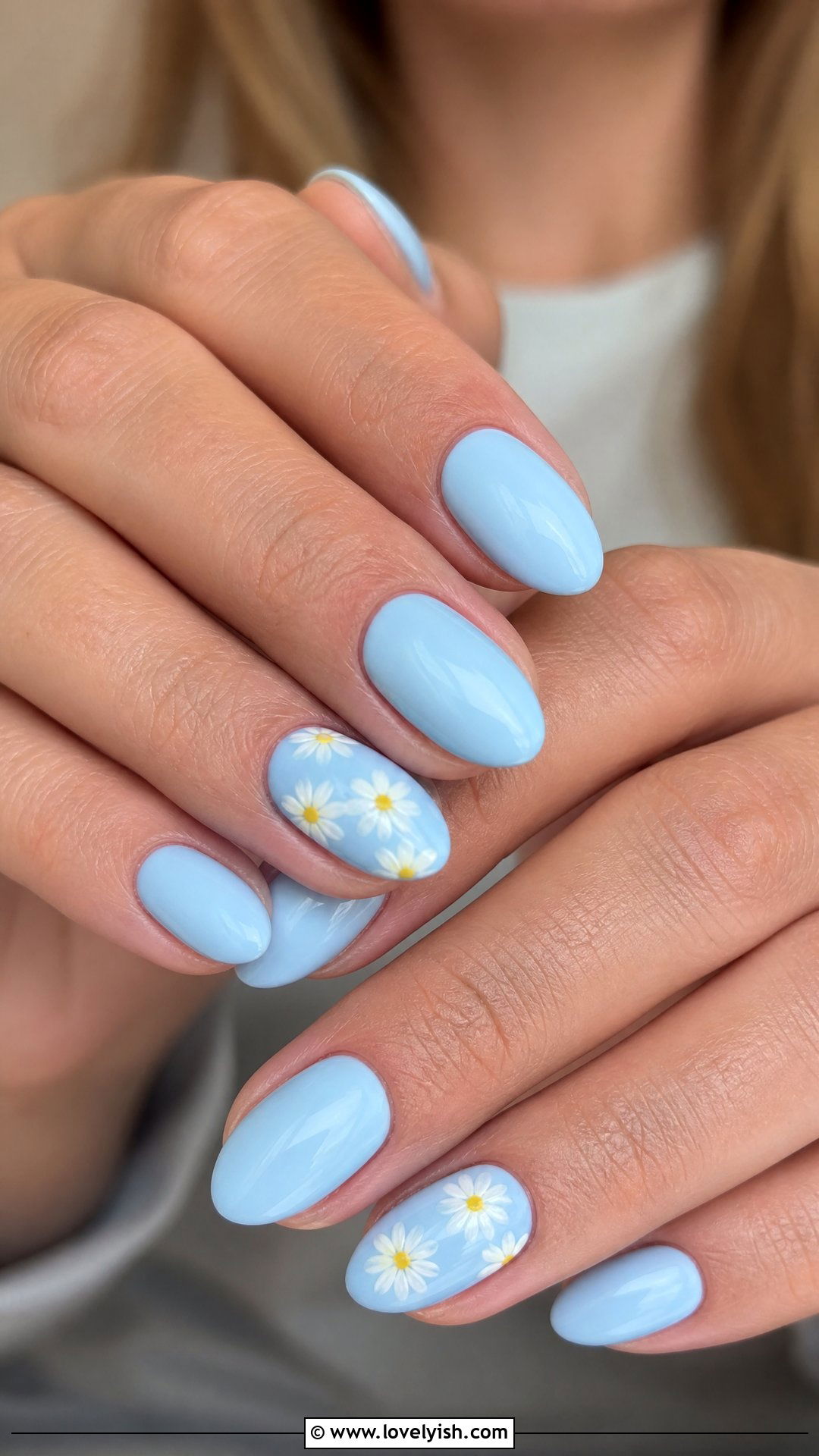 Sky Blue Daisy Nails - 50 pictures of nail designs - 50 pictures of nail designs
