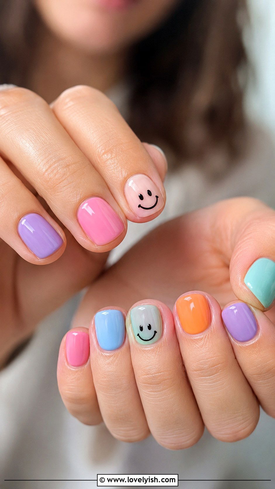 Smiley Face Nail Art - 50 diy nail art - 50 diy nail art
