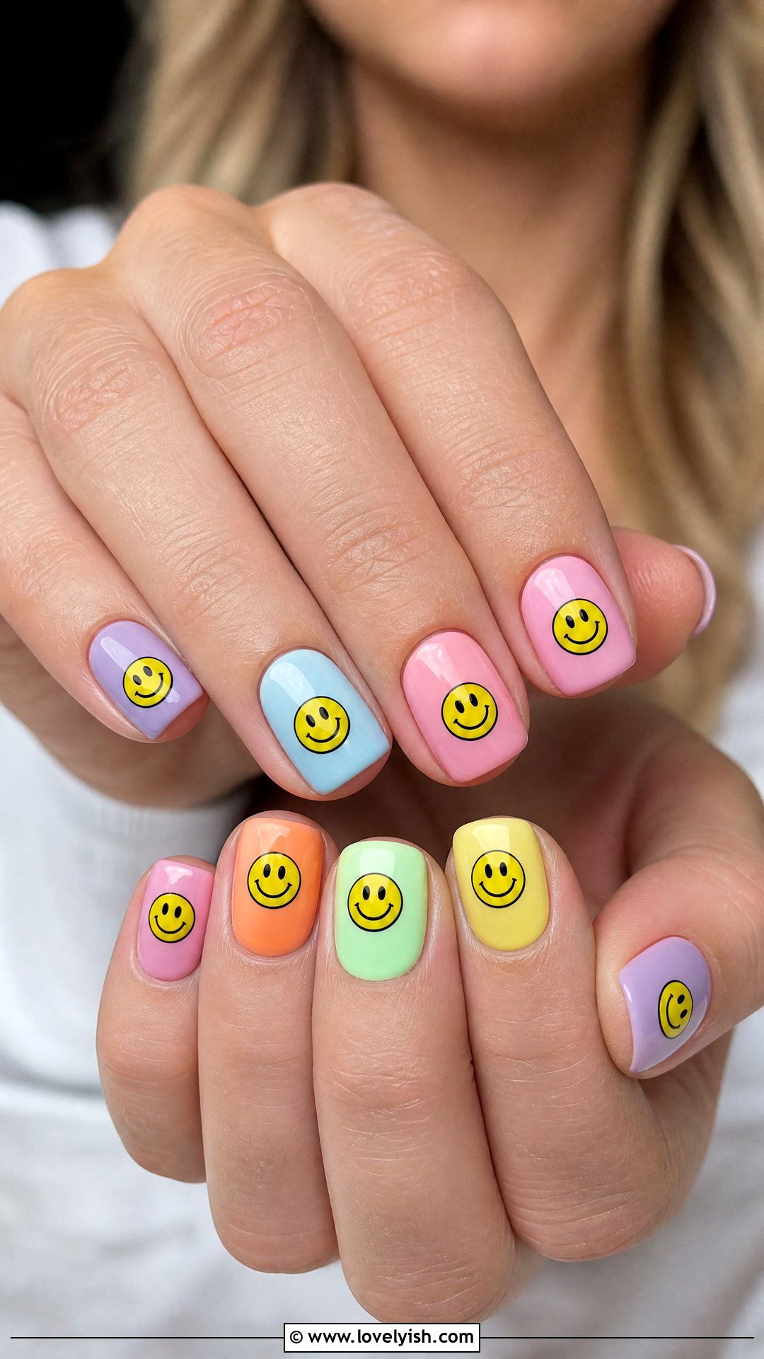 Smiley Face Nails - 30 nail designs for teens - 30 nail designs for teens