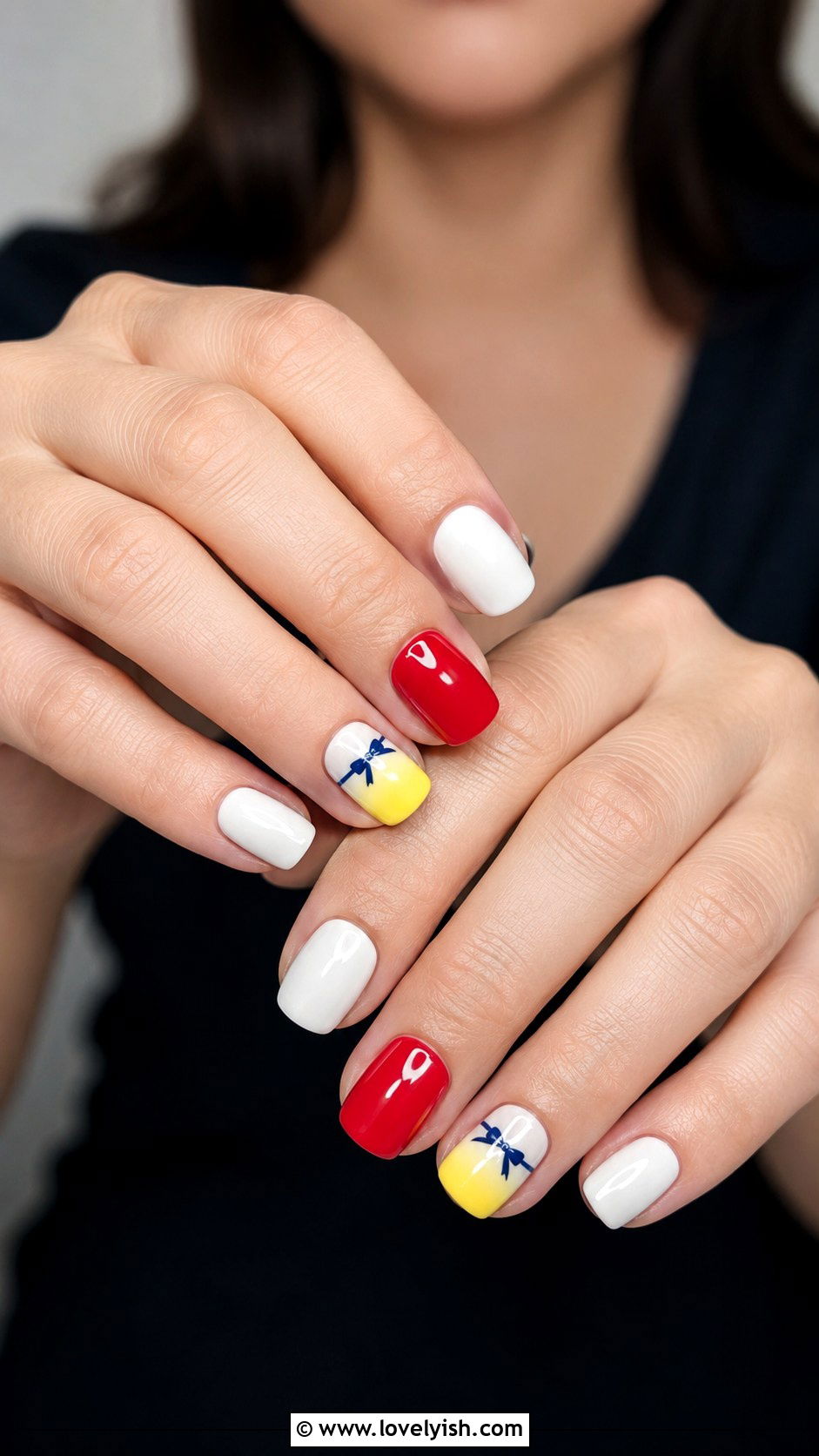 Snow White Apple Nails - 25 disney nail art ideas - 25 disney nail art ideas