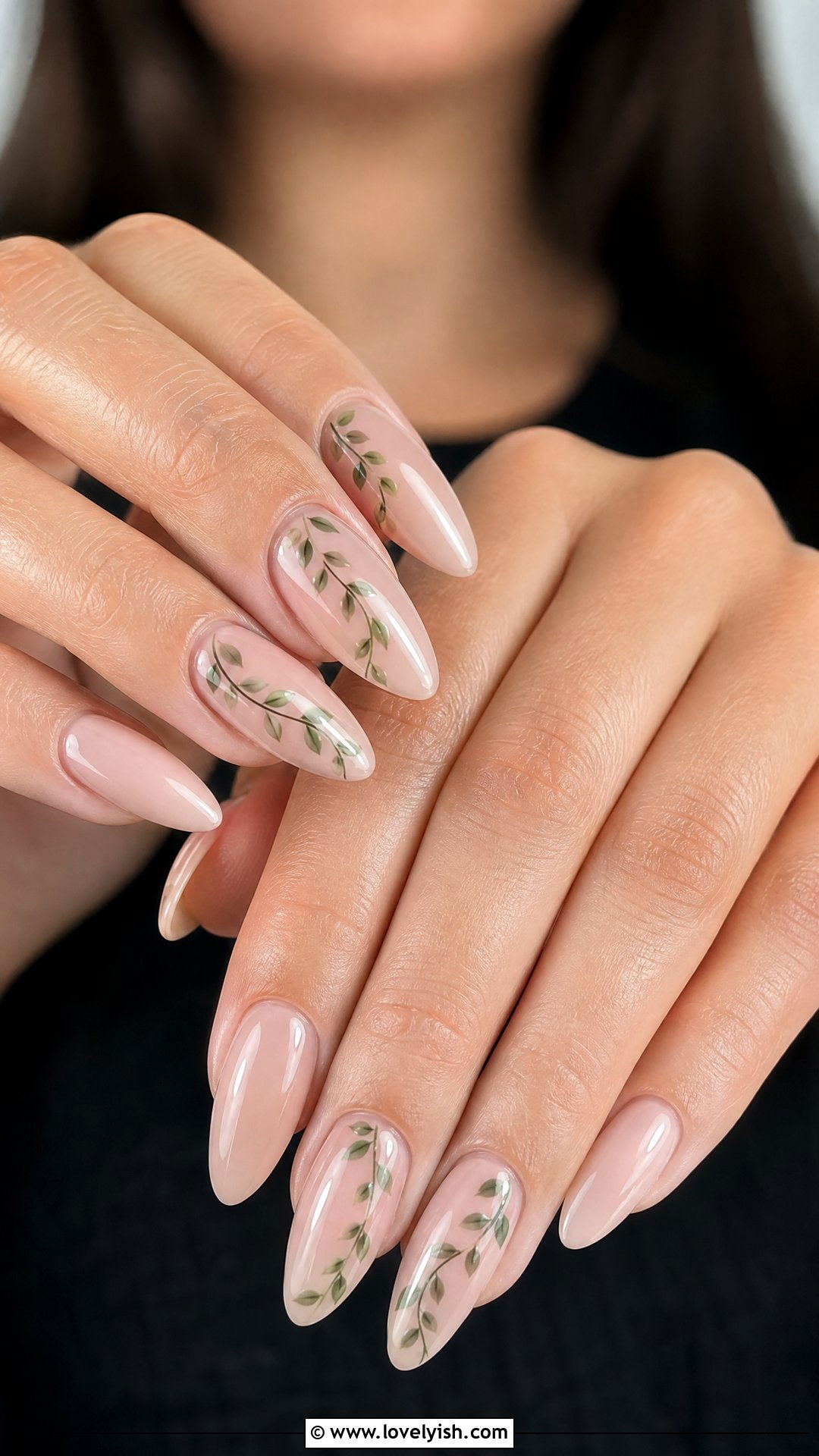 Soft Green Vine Nails - 50 simple spring nail designs - 50 simple spring nail designs