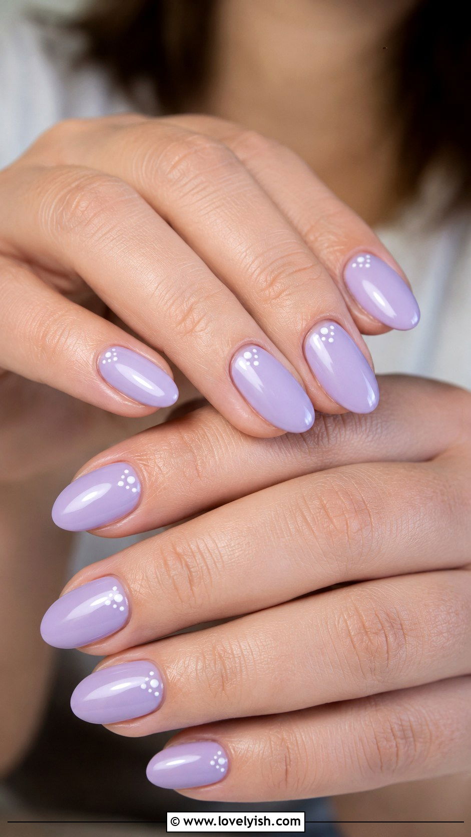 Soft Lavender with White Dot Nails - 42 minimalist nail art - 42 minimalist nail art